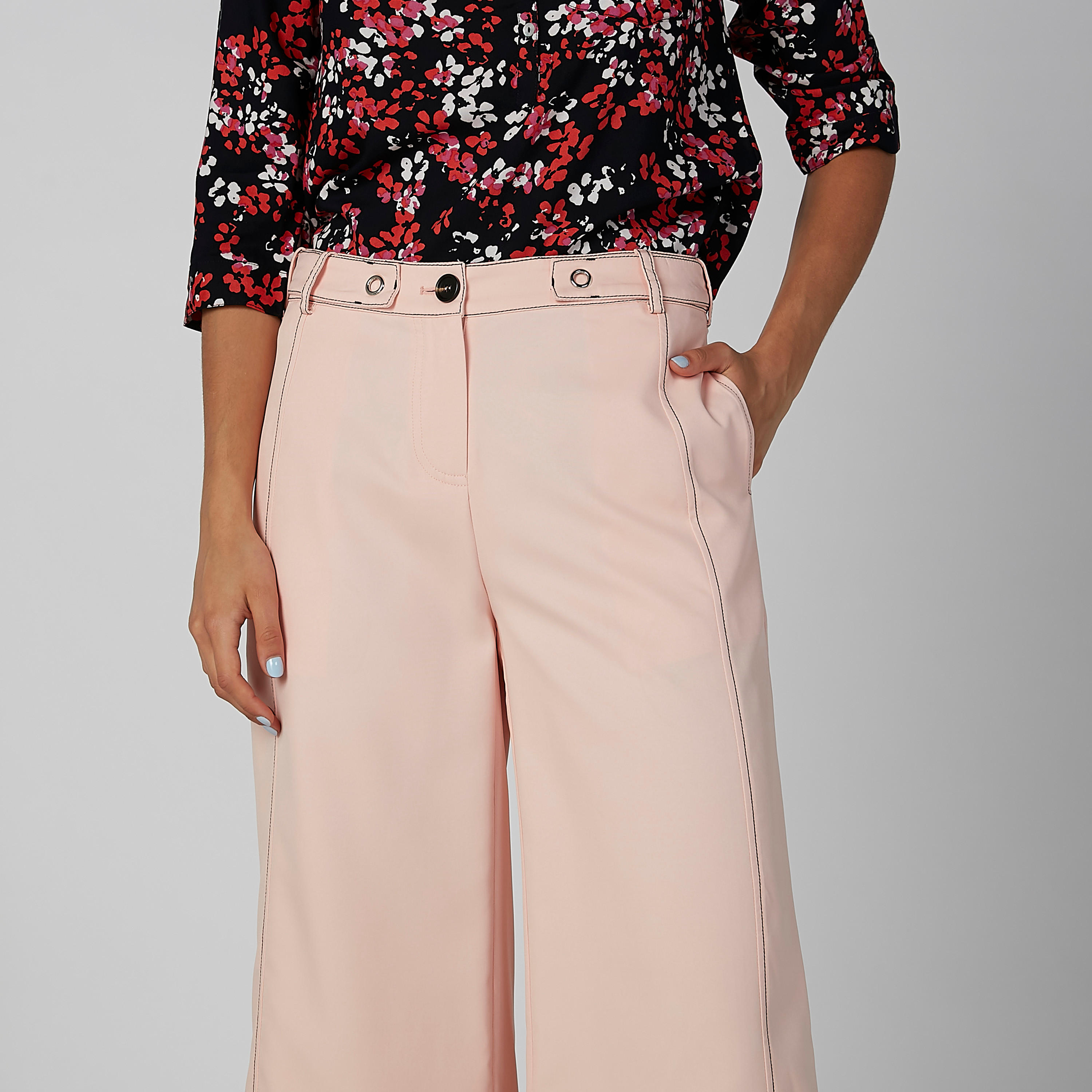 بنطال واسع الساقين سادة بخصر متوسط الارتفاع وجيوب وحلقات للحزام-women-clothing-bottoms-trousers-image-4