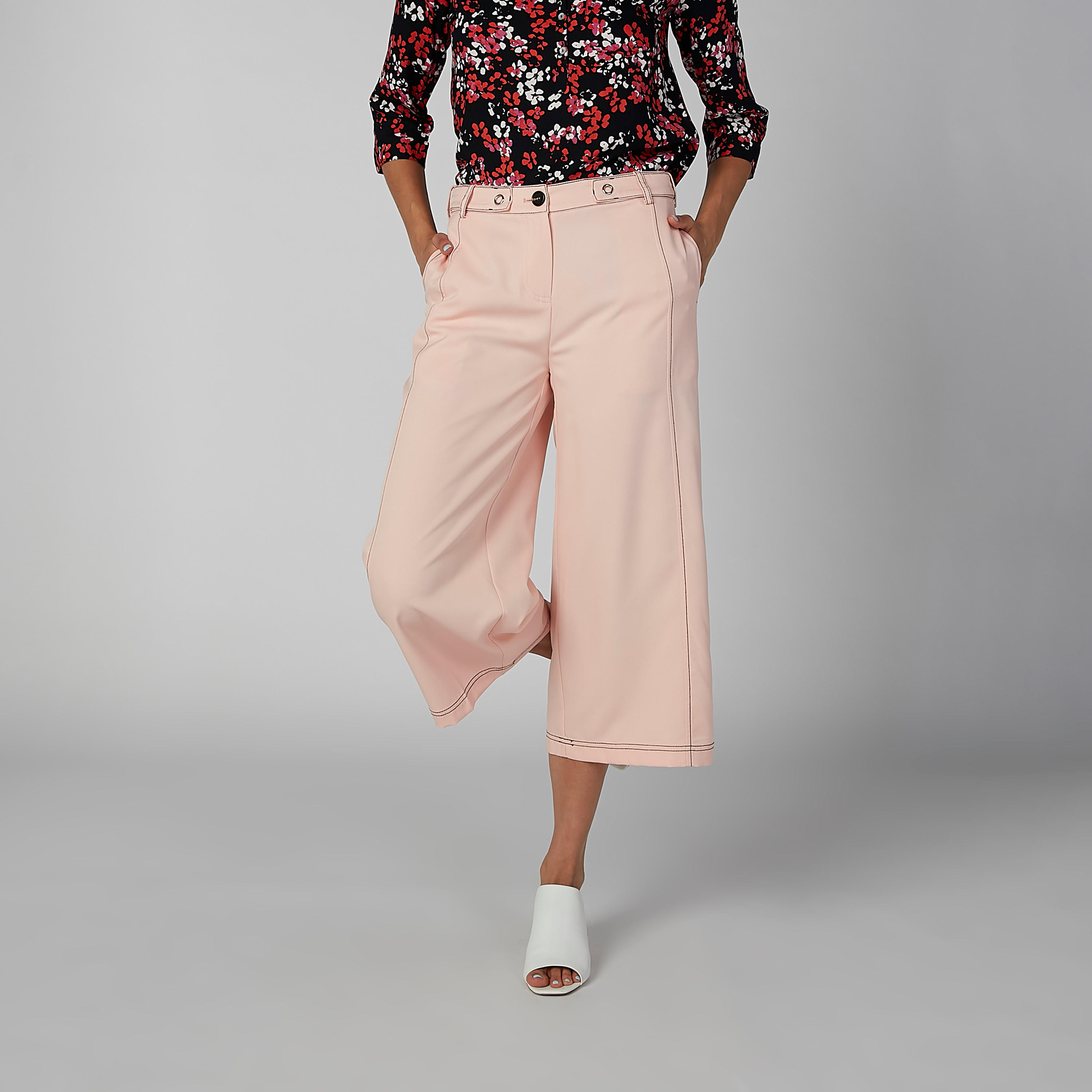 بنطال واسع الساقين سادة بخصر متوسط الارتفاع وجيوب وحلقات للحزام-women-clothing-bottoms-trousers-image-5