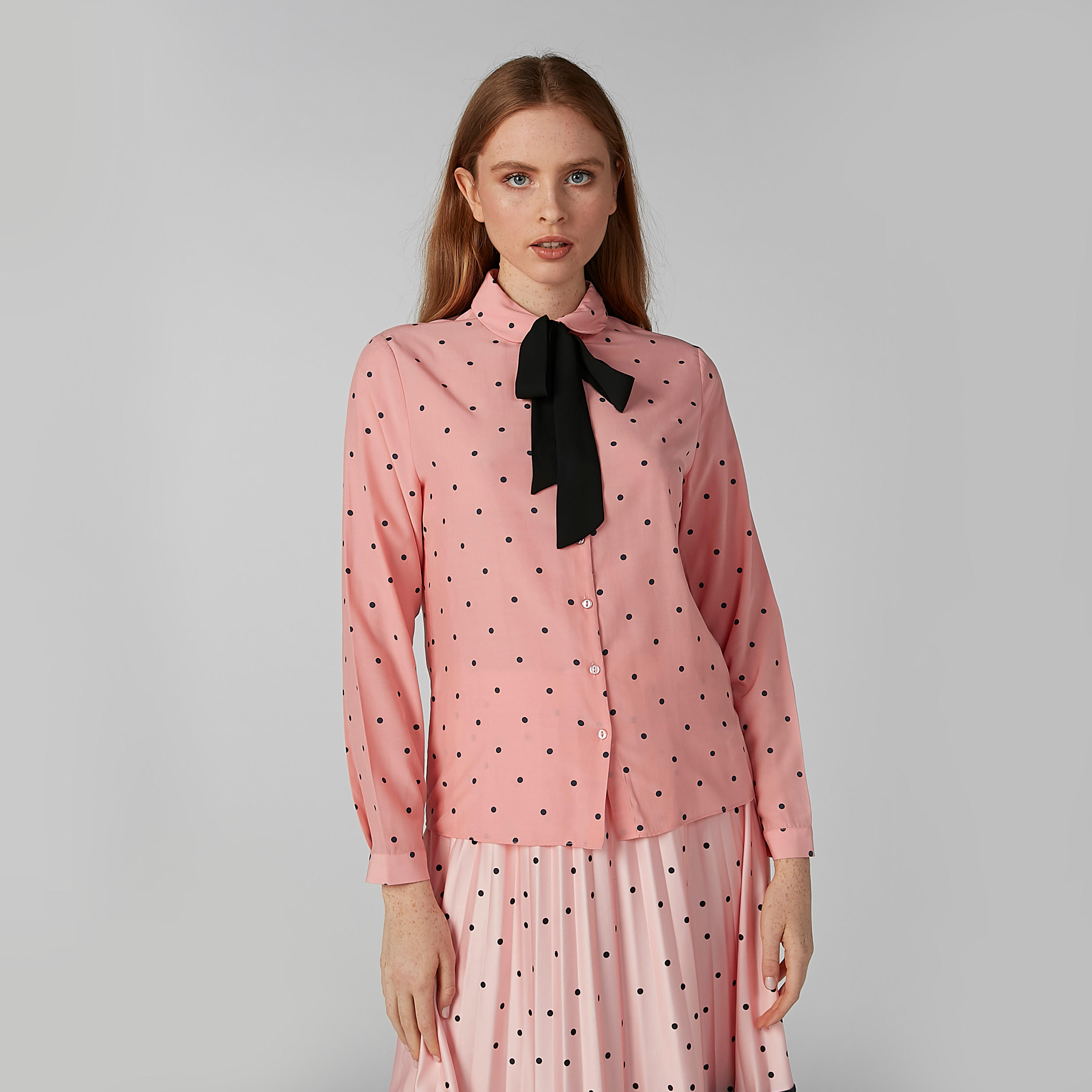 قميص بأكمام طويلة وفيونكة رباط وطبعات منقّطة-women-clothing-shirtsandblouses-shirts-image-1