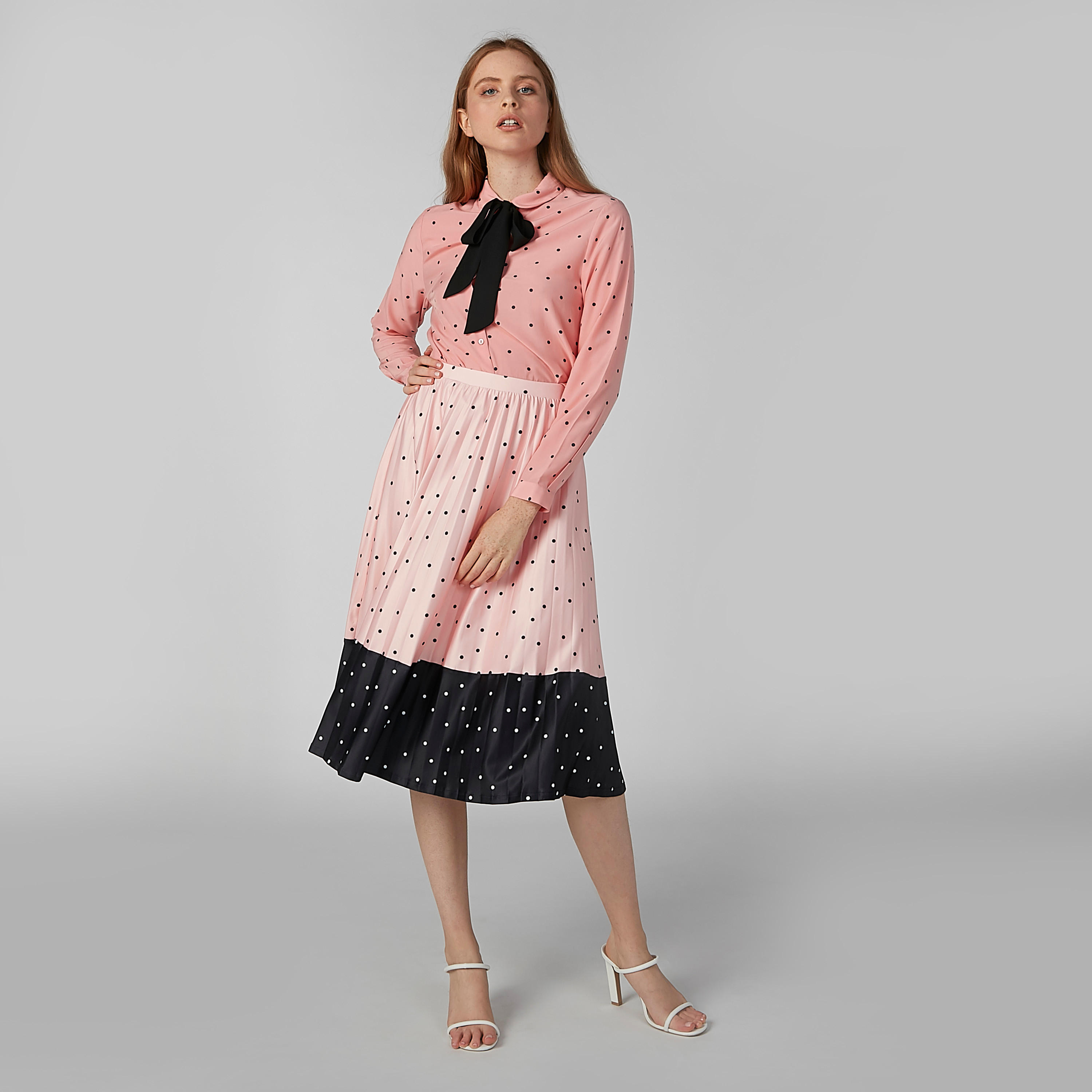 قميص بأكمام طويلة وفيونكة رباط وطبعات منقّطة-women-clothing-shirtsandblouses-shirts-image-2