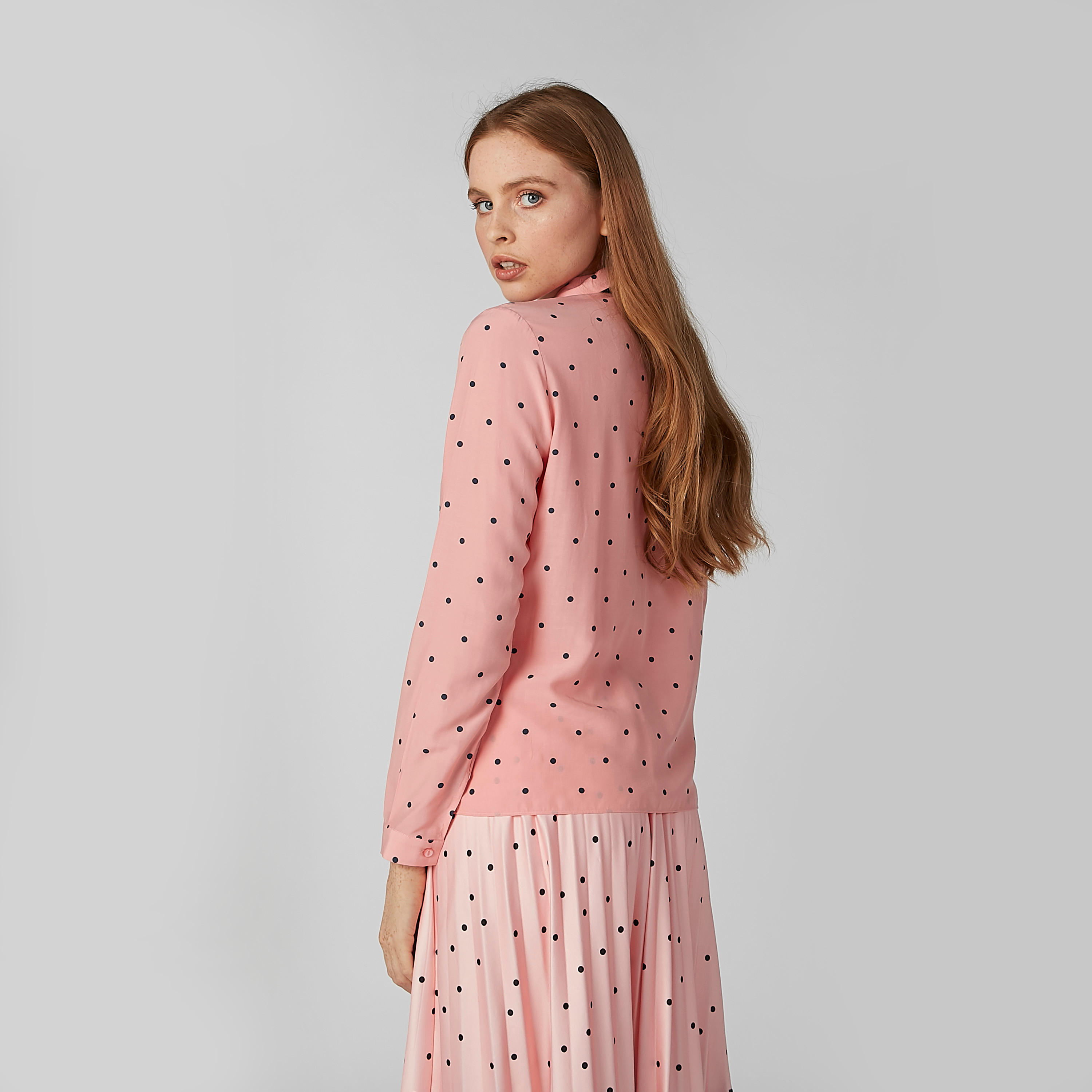 قميص بأكمام طويلة وفيونكة رباط وطبعات منقّطة-women-clothing-shirtsandblouses-shirts-image-3