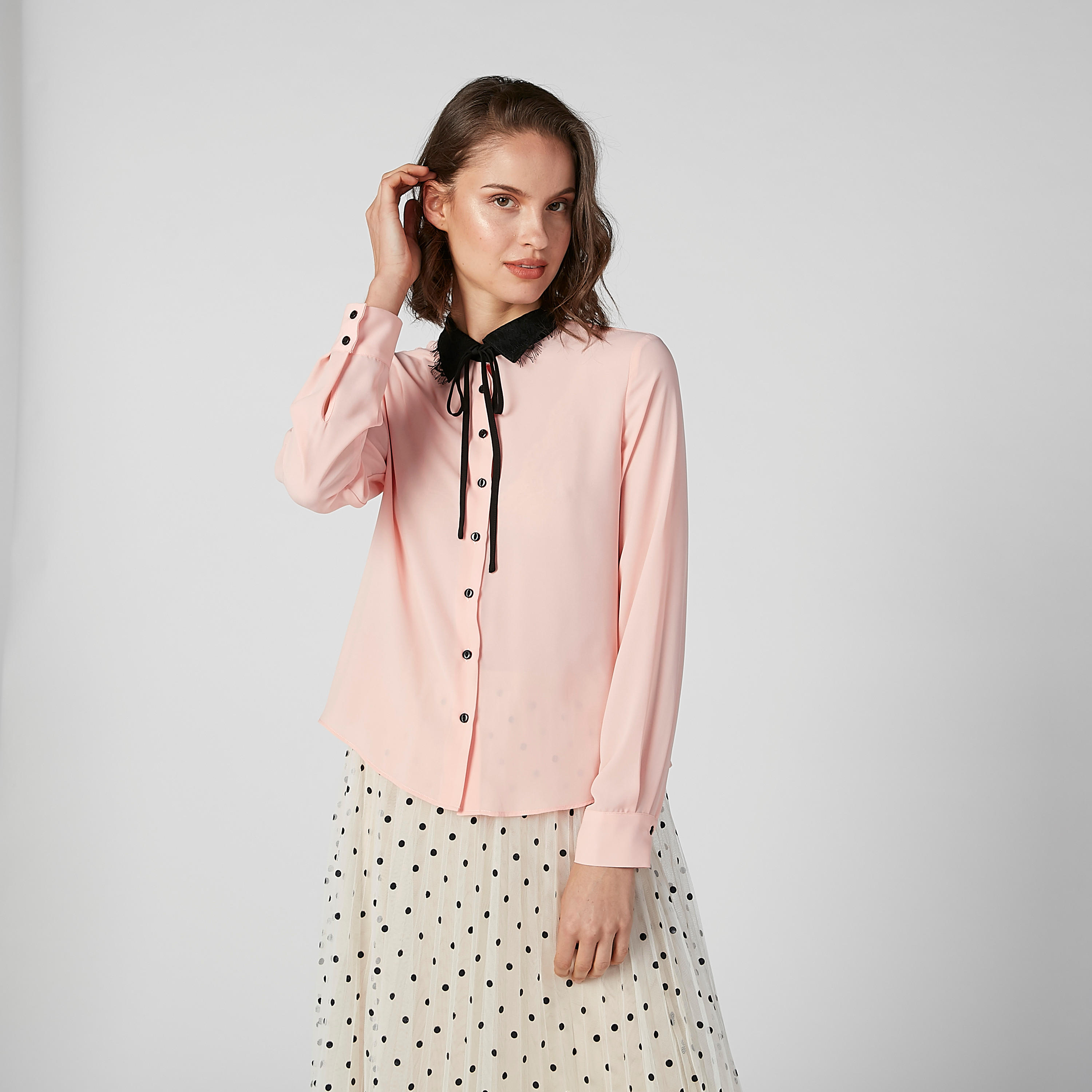 قميص سادة بأكمام طويلة وتفاصيل دانتيل-women-clothing-shirtsandblouses-shirts-image-2