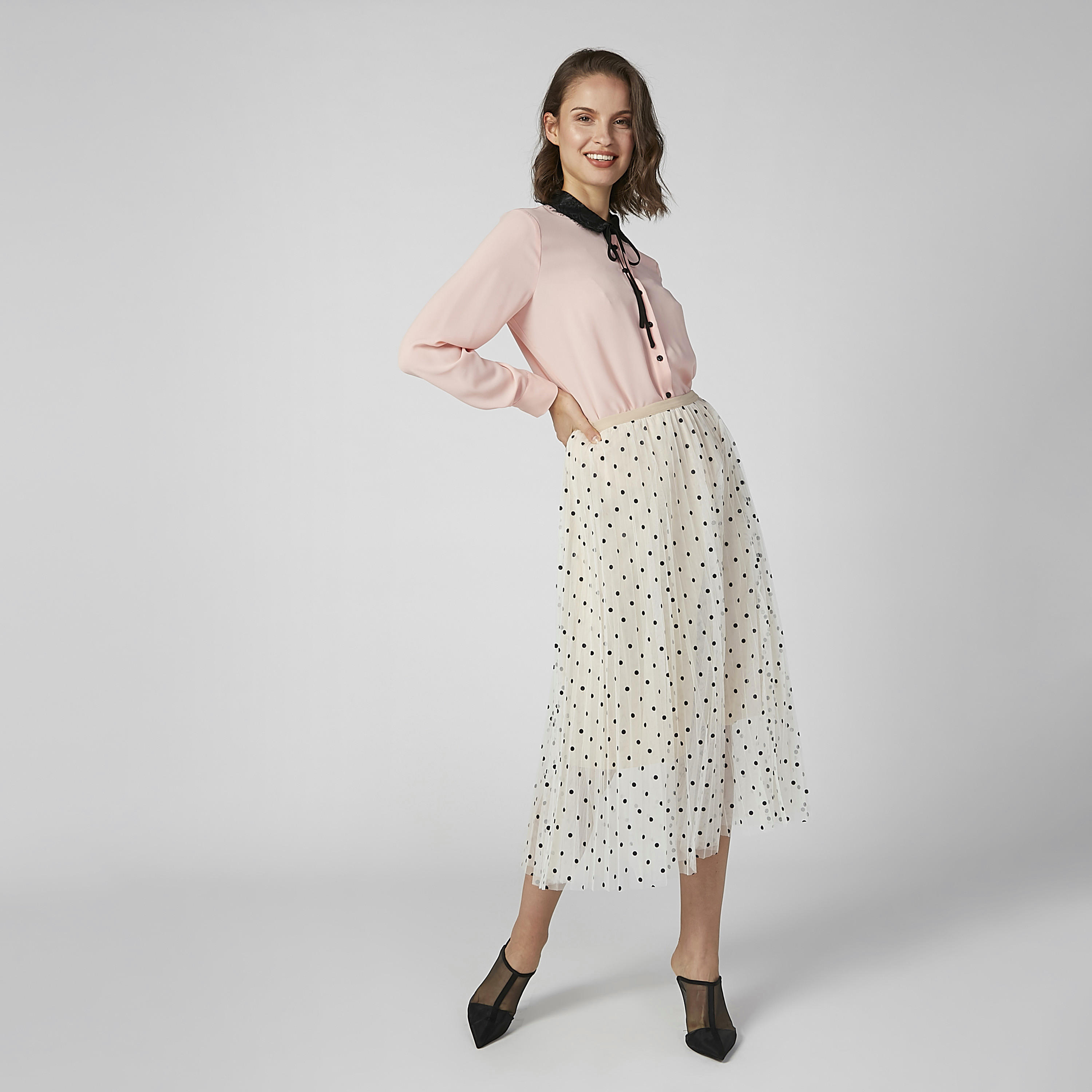قميص سادة بأكمام طويلة وتفاصيل دانتيل-women-clothing-shirtsandblouses-shirts-image-5
