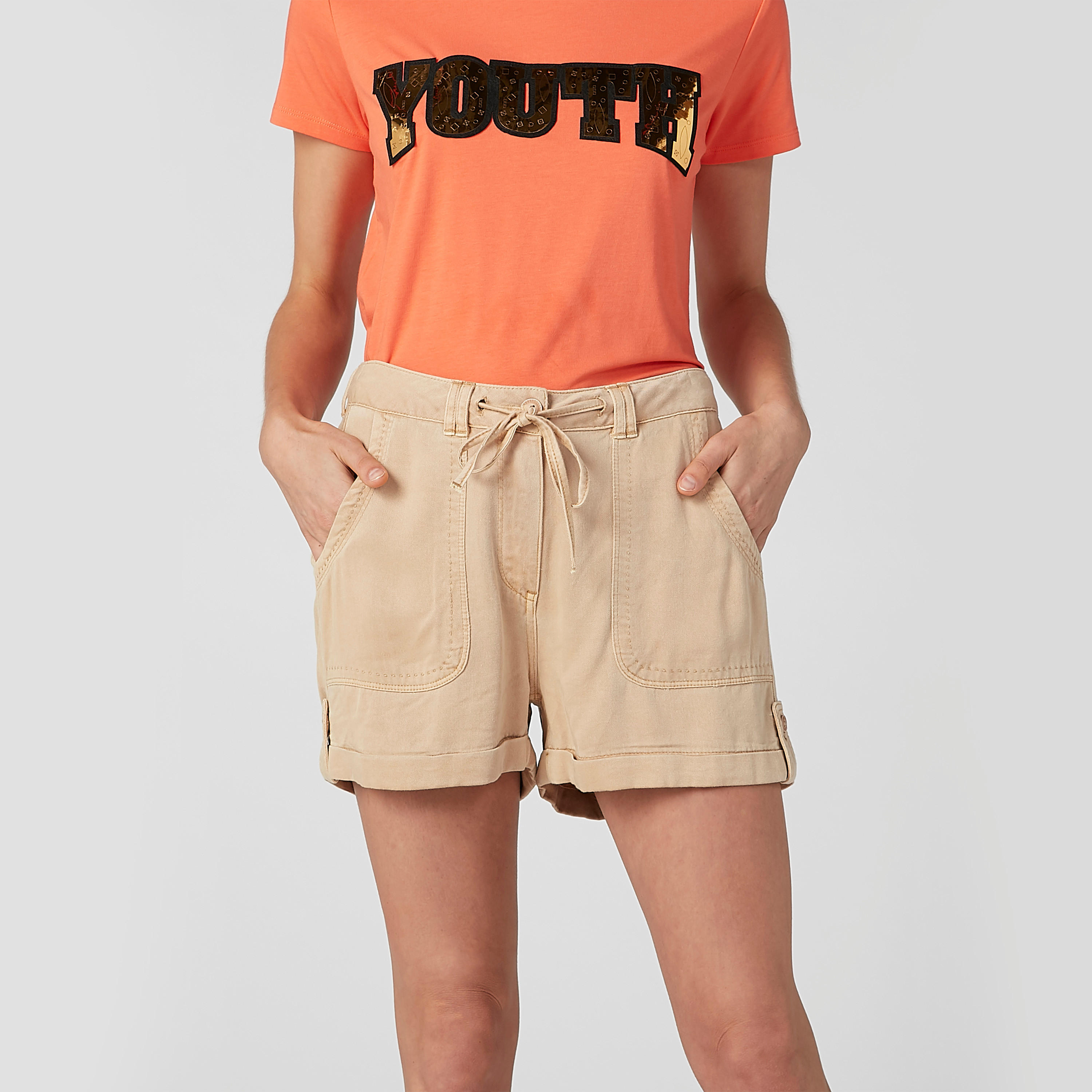 شورت سادة بجيوب وأربطة-women-clothing-bottoms-shorts-image-1