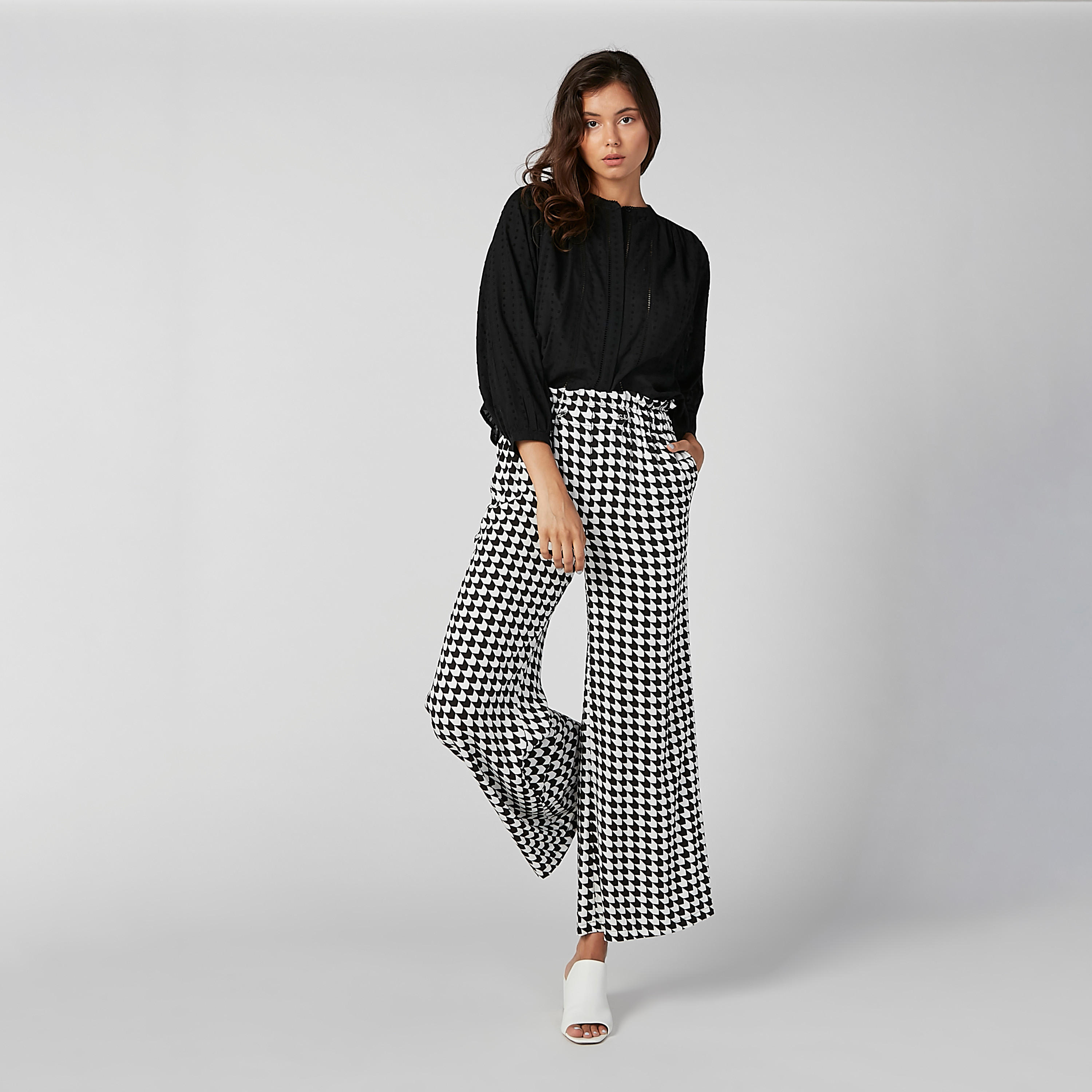 بنطال بالازو طويل بخصر كشكش وطبعات-women-clothing-bottoms-trousers-image-2