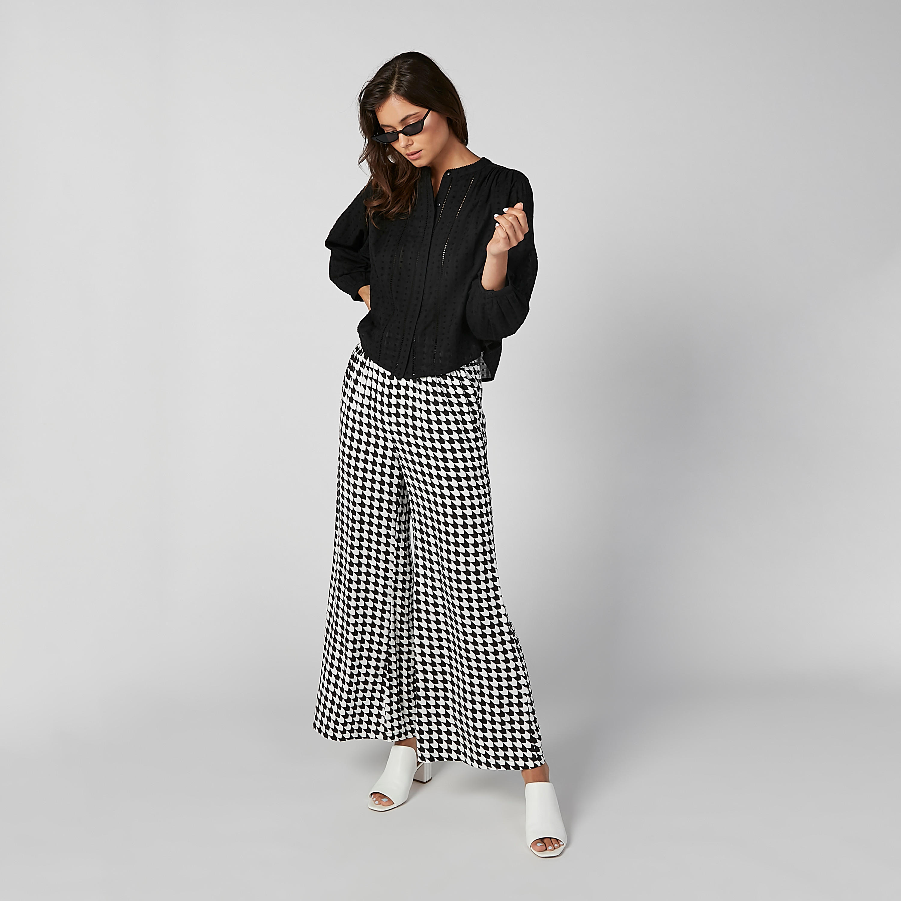 بنطال بالازو طويل بخصر كشكش وطبعات-women-clothing-bottoms-trousers-image-5