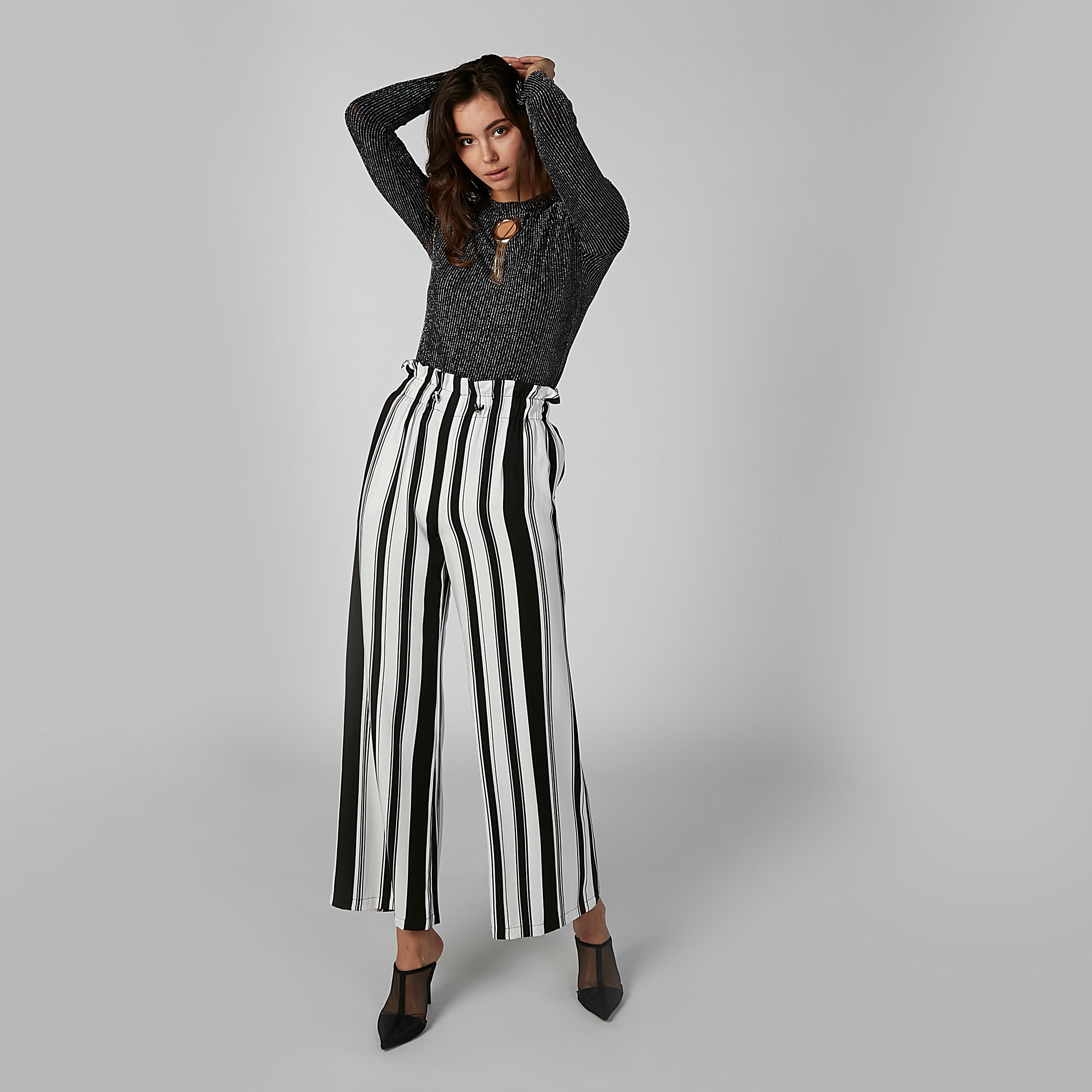 بنطال بالازو مقلّم بقصّة واسعة وجيوب-women-clothing-bottoms-trousers-image-4