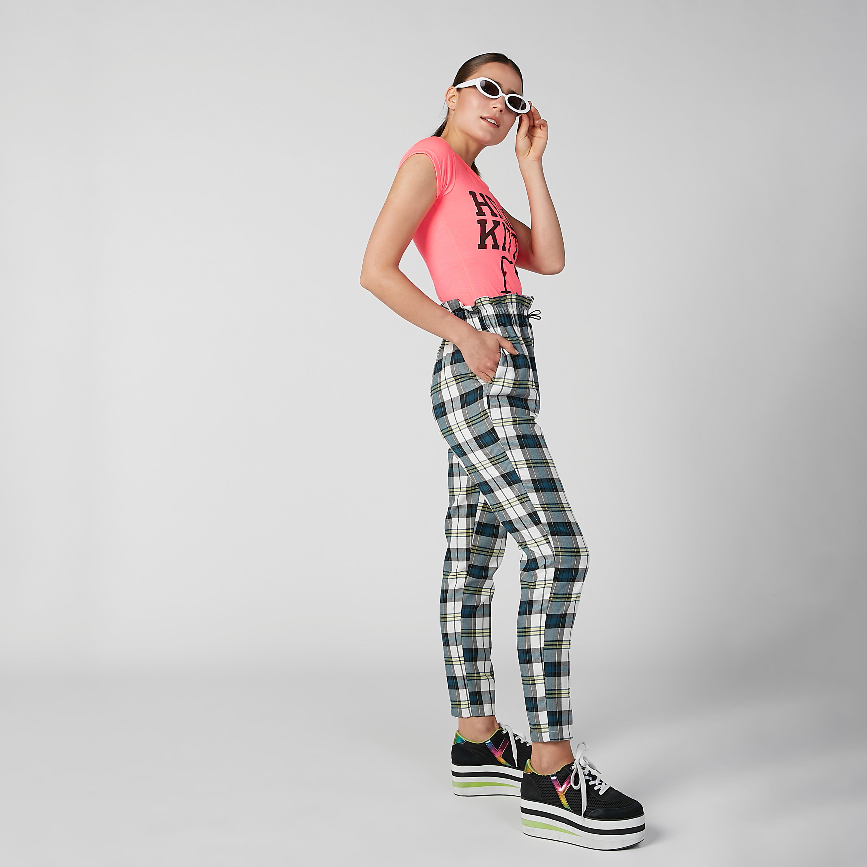 بنطال طويل كاروهات بخصر بيبرباج وجيوب-women-clothing-bottoms-trousers-image-1