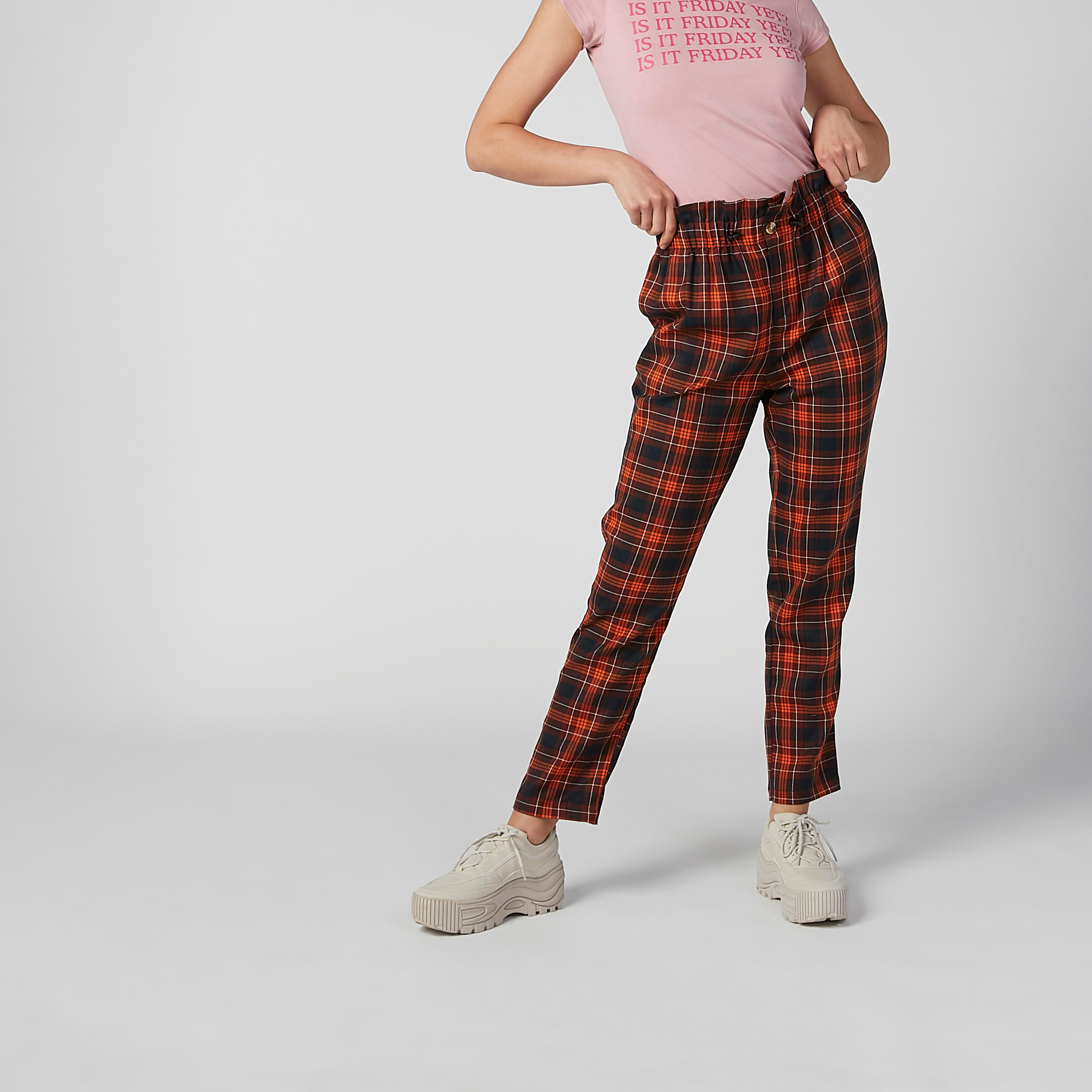 بنطال طويل كاروهات بخصر بيبرباج وجيوب-women-clothing-bottoms-trousers-image-3