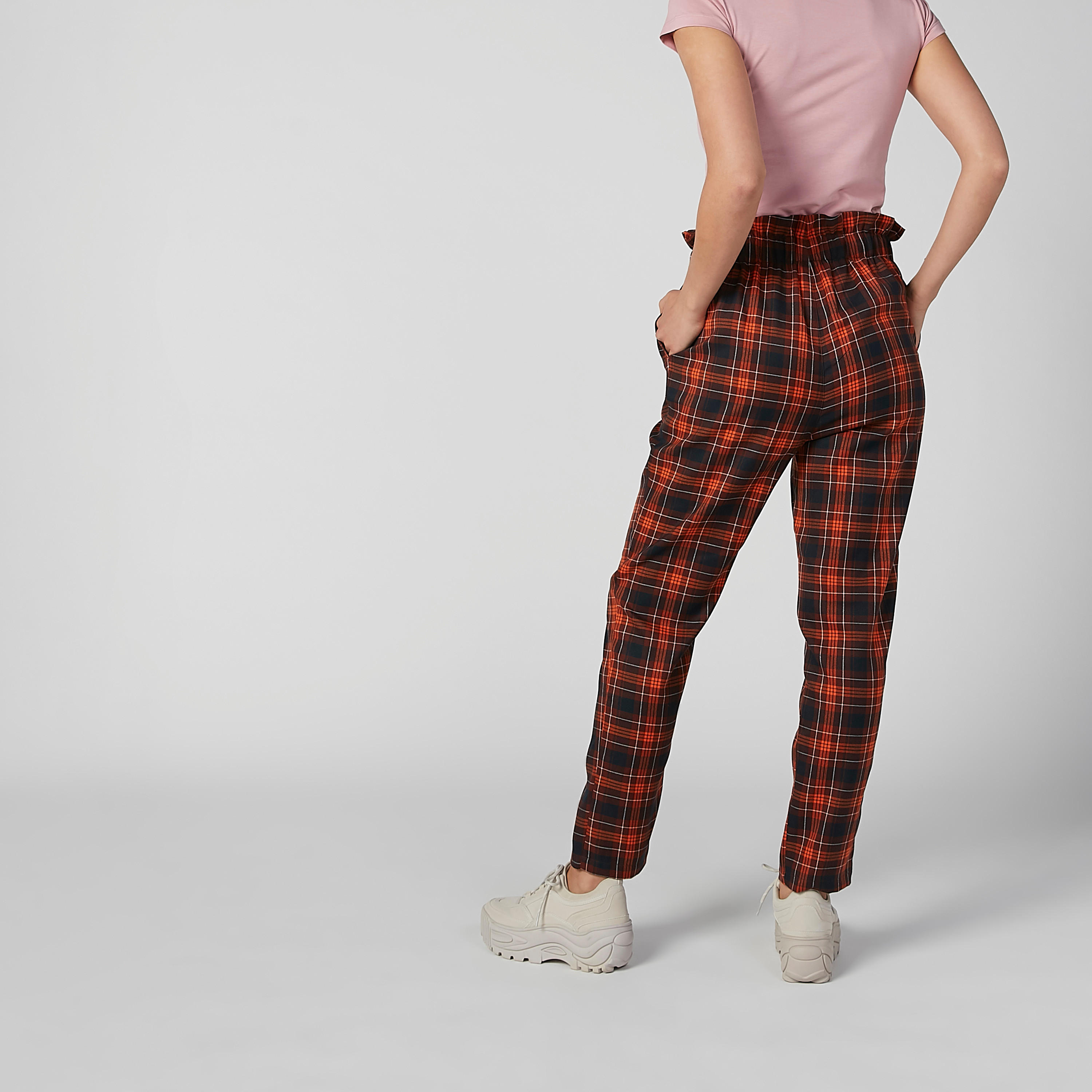 بنطال طويل كاروهات بخصر بيبرباج وجيوب-women-clothing-bottoms-trousers-image-5
