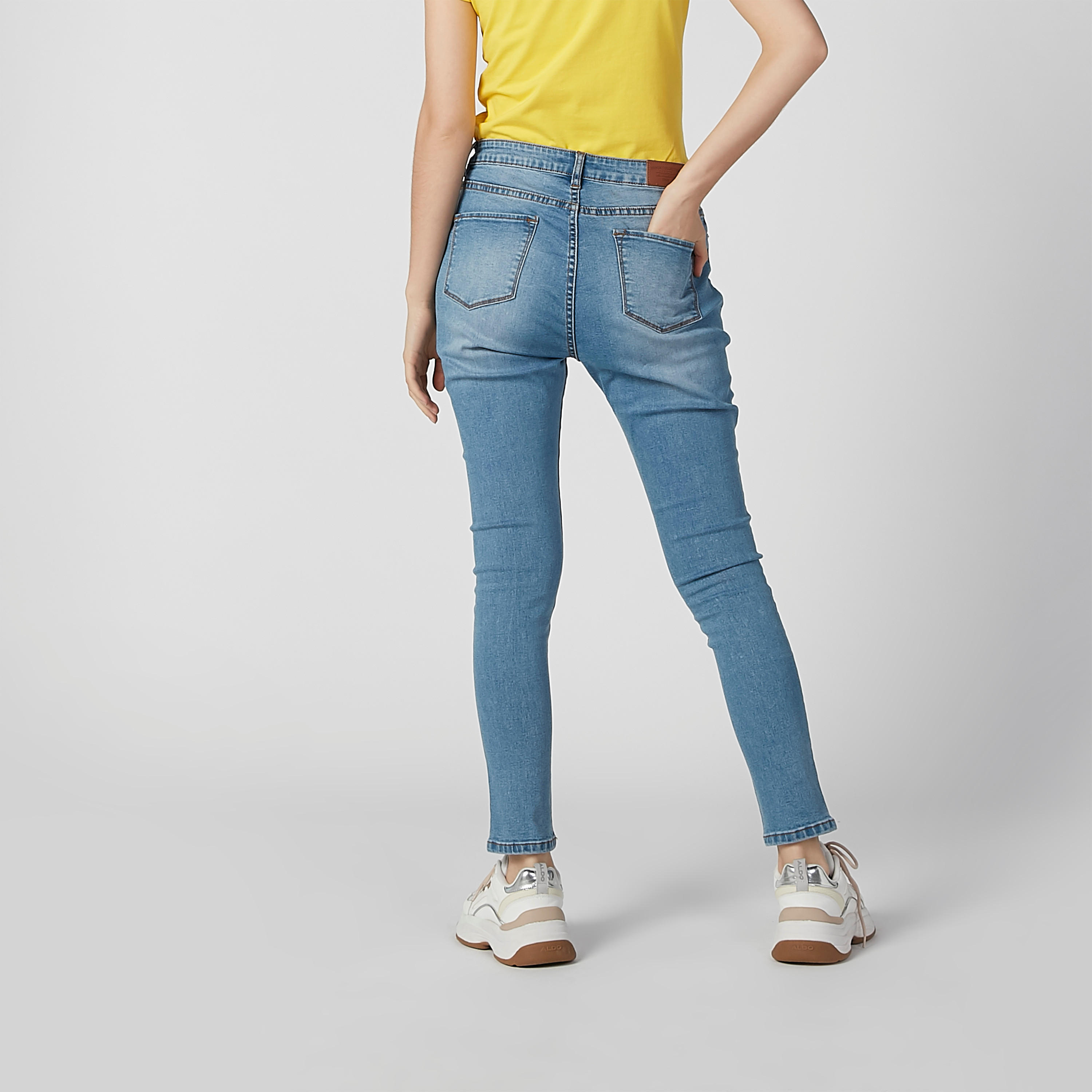 بنطال جينز بارز الملمس طويل بجيوب وحلقات للحزام-women-clothing-bottoms-jeans-image-2