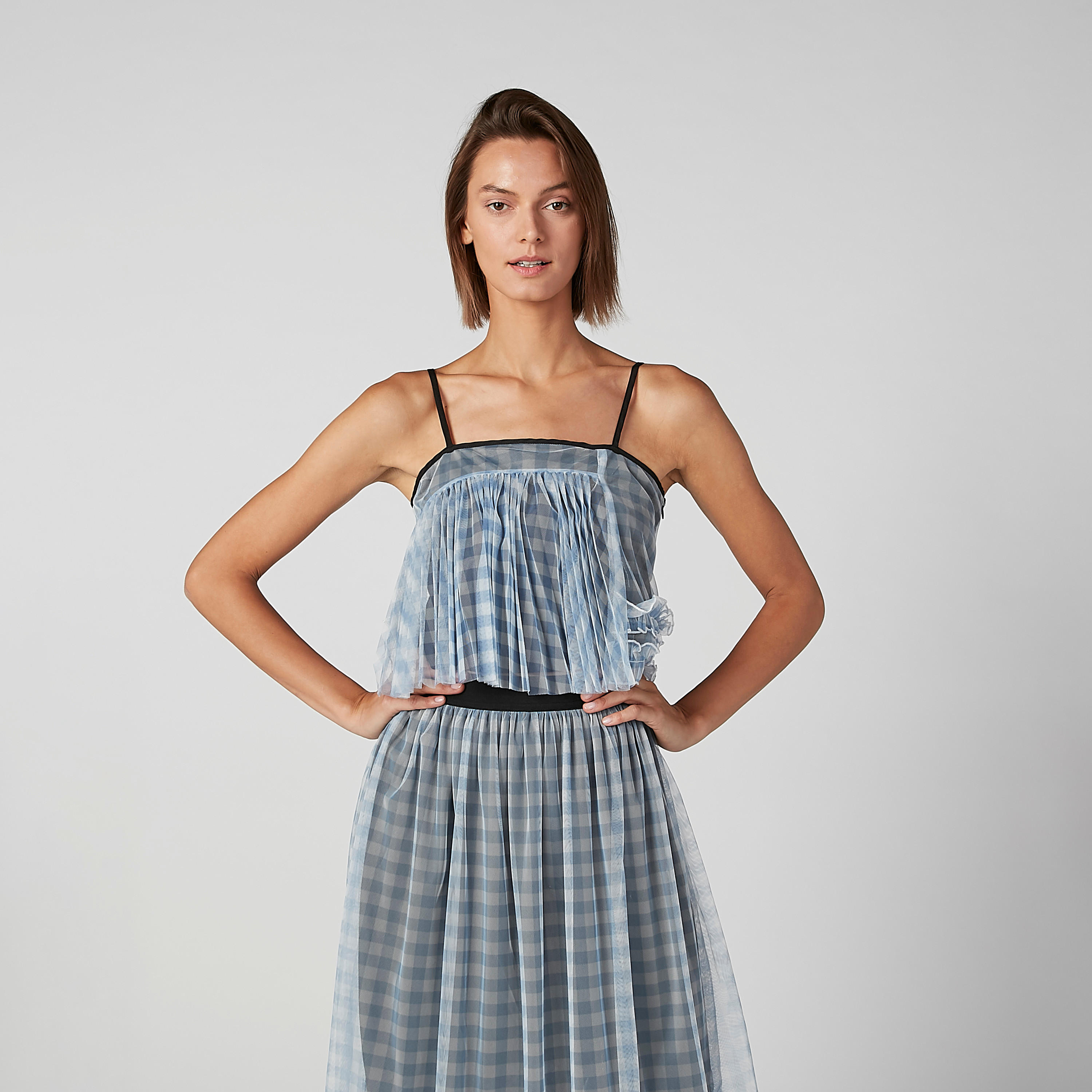 بلوزة كاروهات قصيرة بحمّالات رفيعة-women-clothing-shirtsandblouses-blouses-image-3