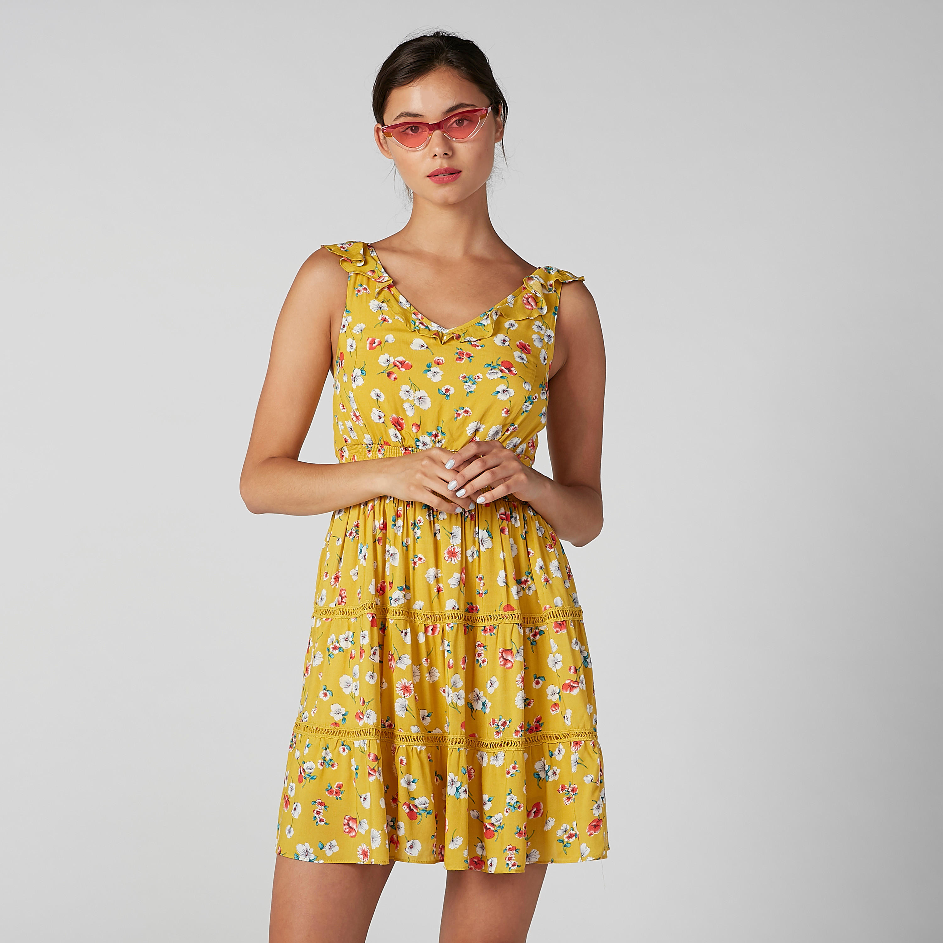 فستان إيه لاين قصير بحمّالات بتفاصيل كشكش وطبعات زهرية-women-clothing-dresses-image-4
