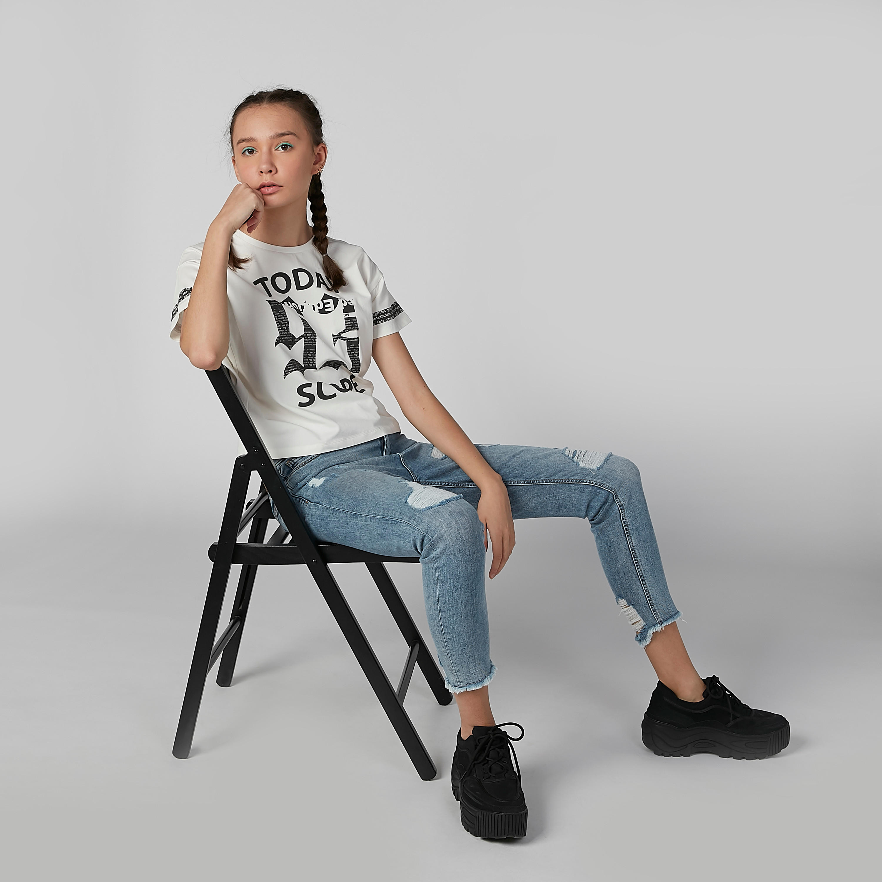 تيشيرت بقصّة واسعة وياقة مستديرة وأكمام قصيرة وطبعات-women-clothing-tshirts-image-1