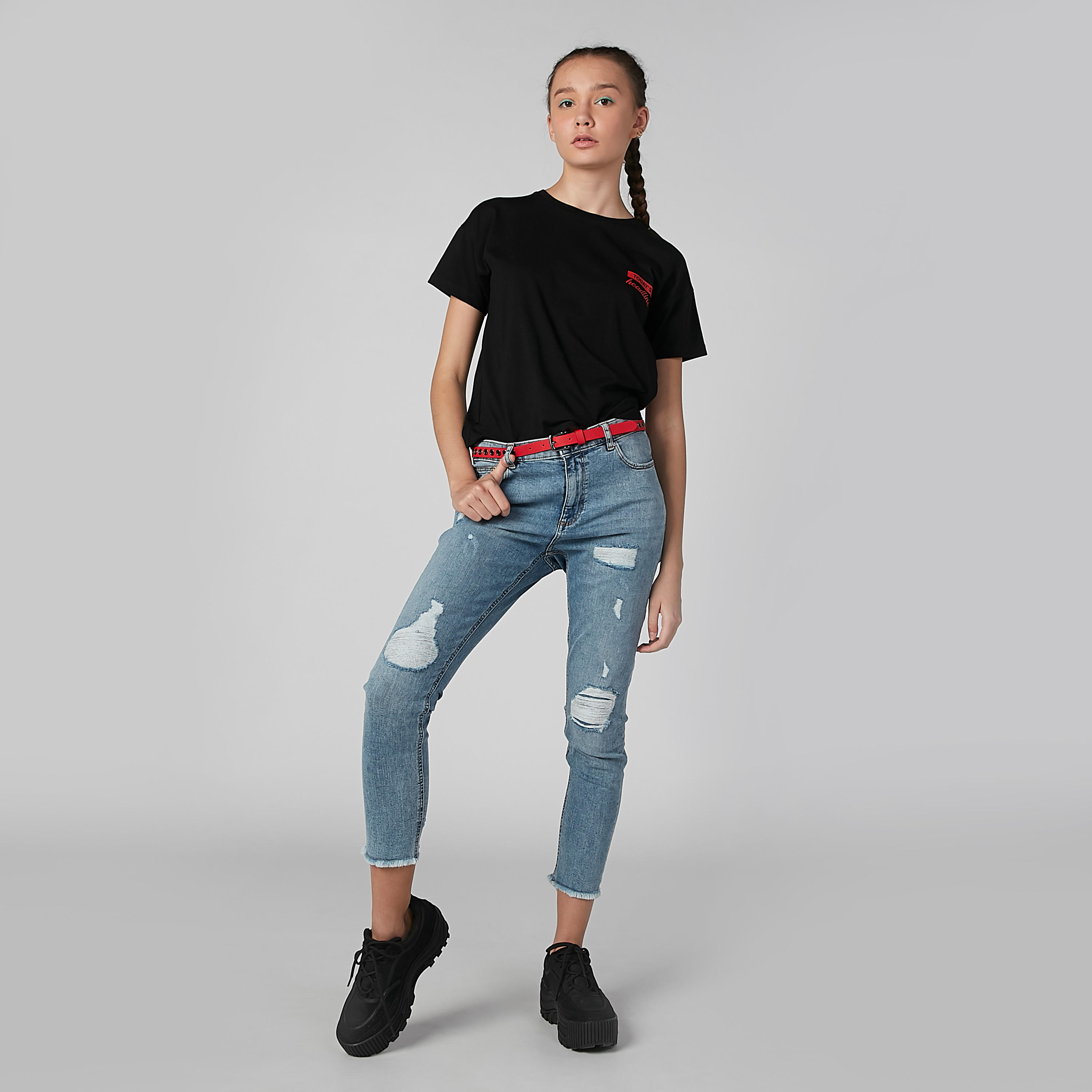 تيشيرت بقصّة واسعة وياقة مستديرة وأكمام قصيرة وطبعات-women-clothing-tshirts-image-1