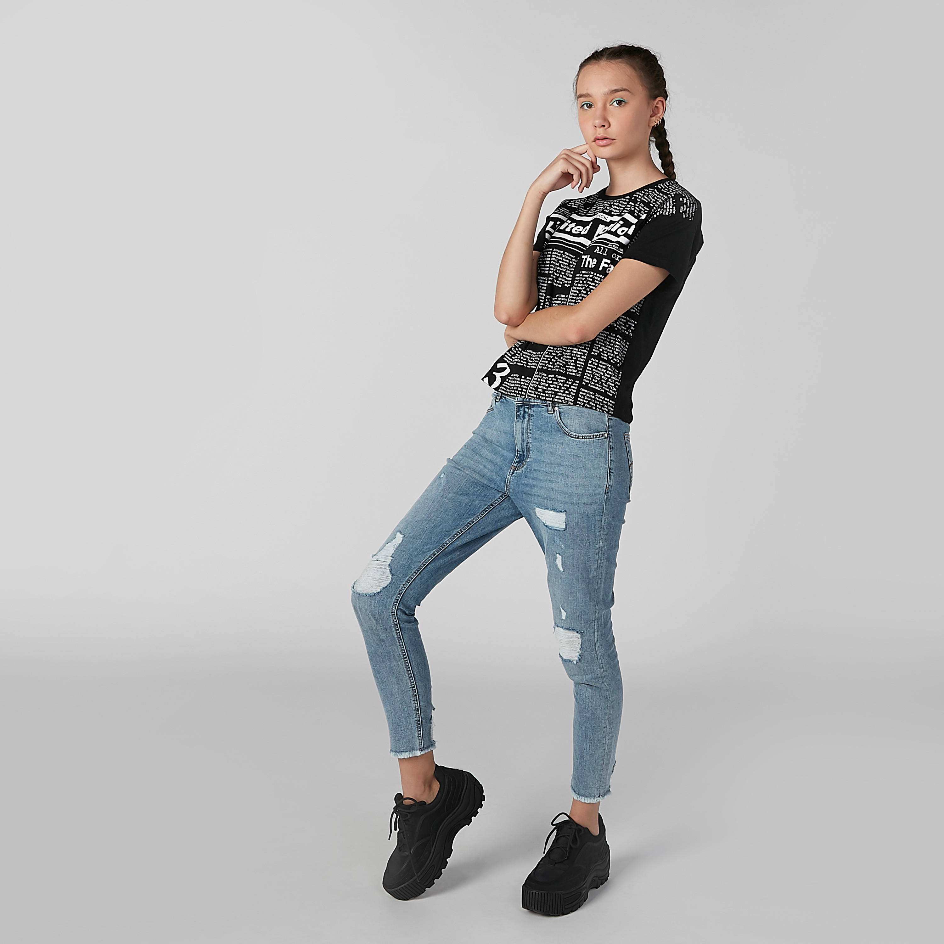 تيشيرت بياقة مستديرة وأكتاف منسدلة وطبعات-women-clothing-tshirts-image-2