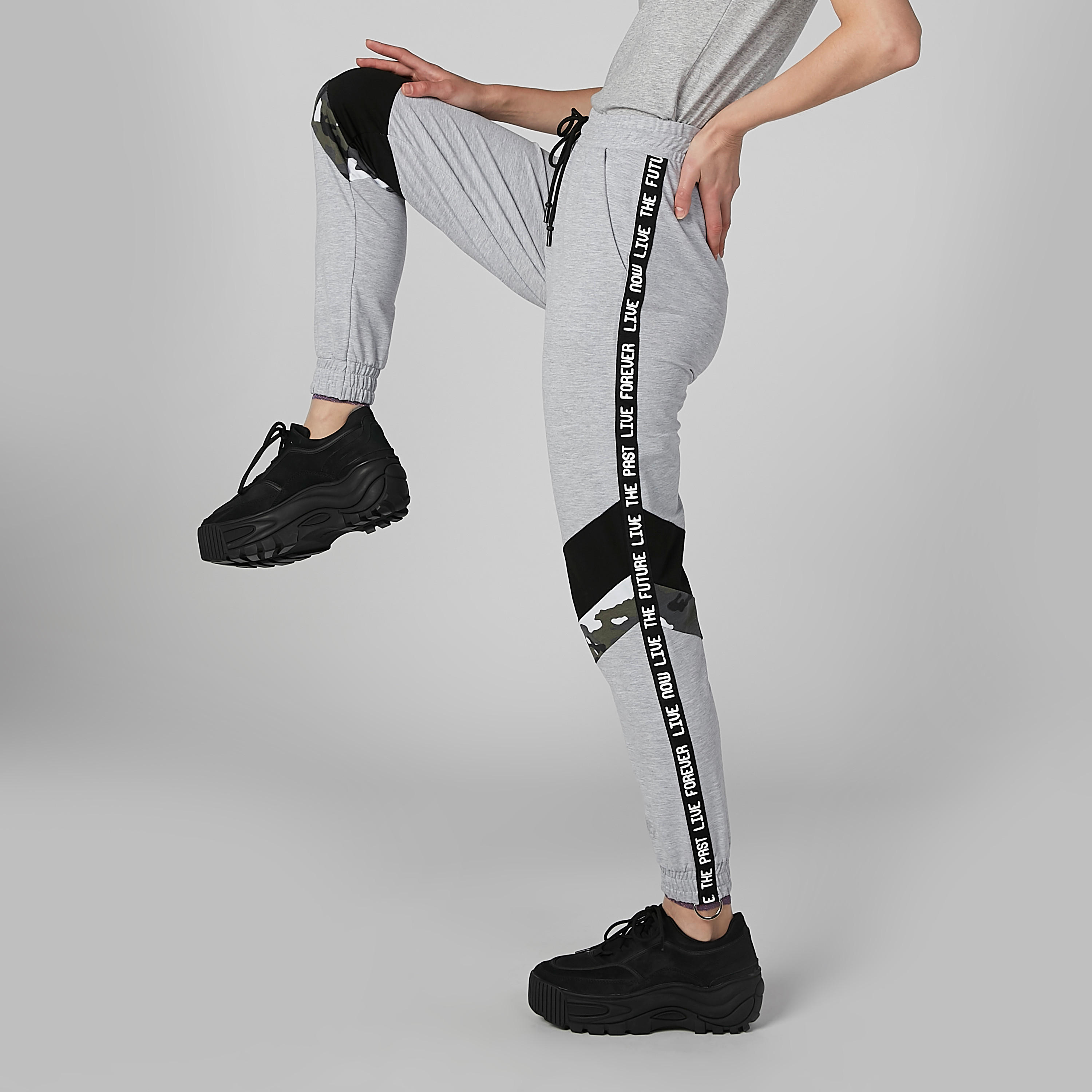 بنطال رياضي بأساور مطّاطية ورباط وجيوب-women-clothing-bottoms-joggers-image-5