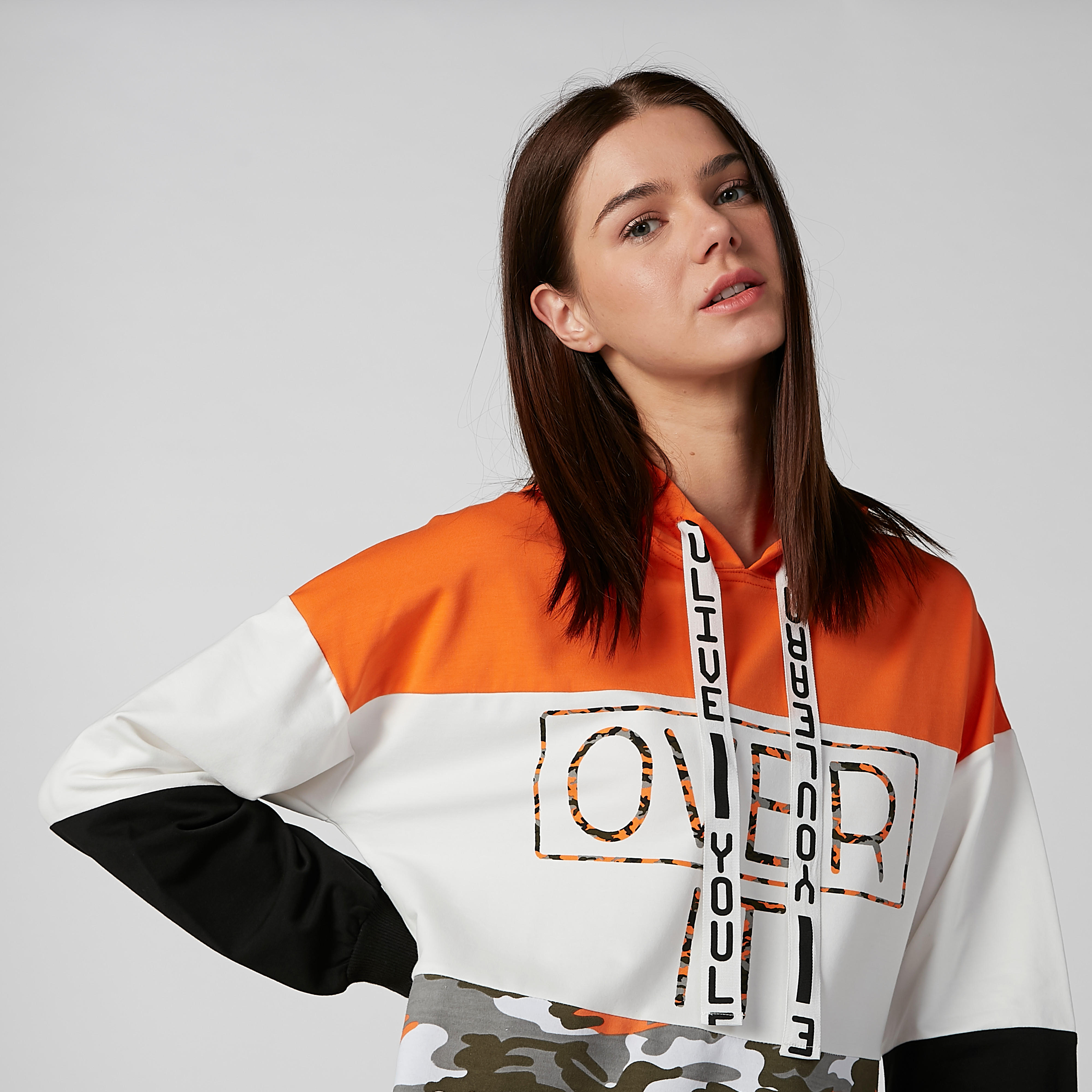 هودي بأكمام طويلة وطبعات-women-winterwear-hoodiesandsweatshirts-hoodies-image-2