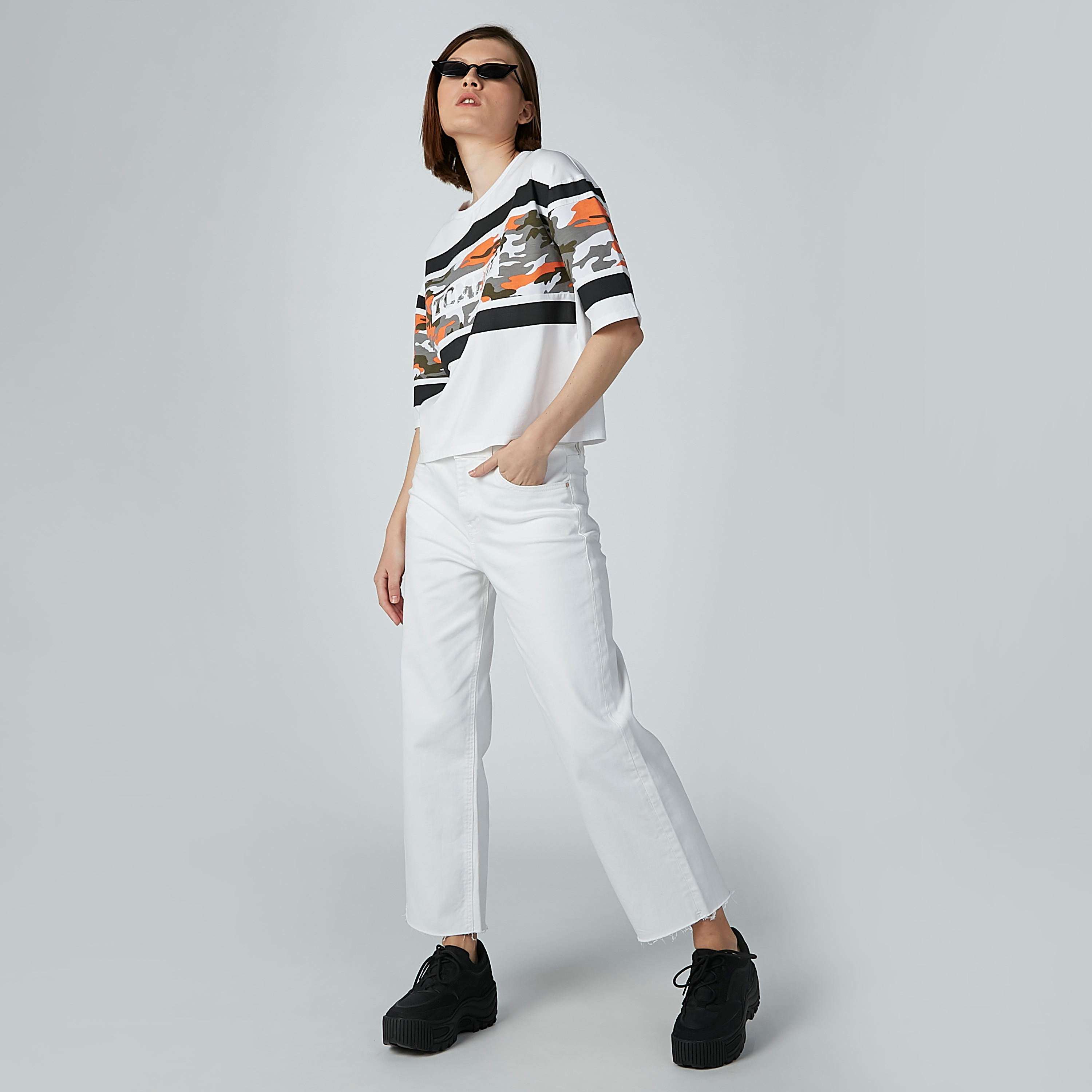 بلوزة مطبوعة بياقة مستديرة وأكتاف منسدلة-women-clothing-tshirts-image-2