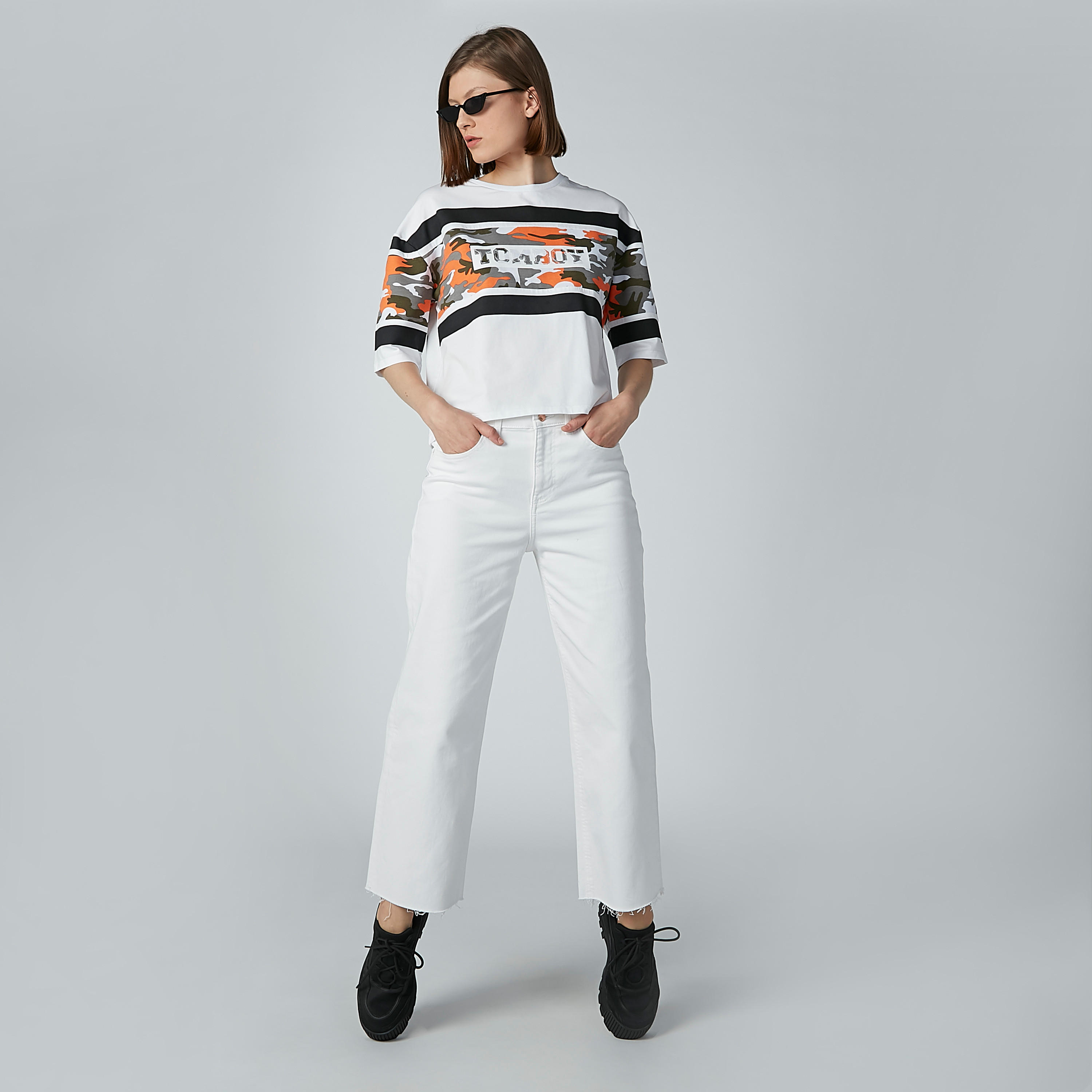 بلوزة مطبوعة بياقة مستديرة وأكتاف منسدلة-women-clothing-tshirts-image-4