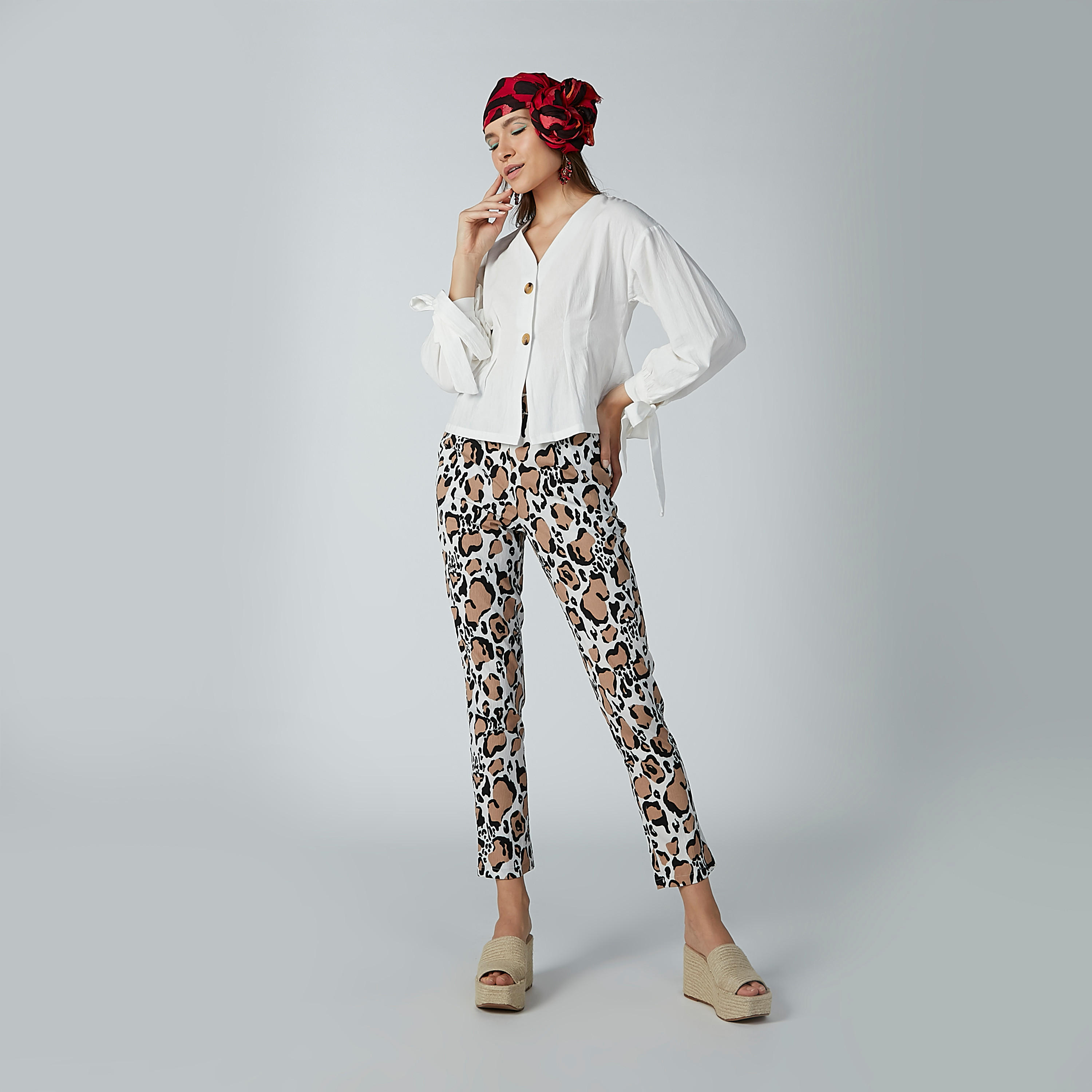 بنطال بخصر مرن وجيوب وطبعات حيوانات-women-clothing-bottoms-trousers-image-2