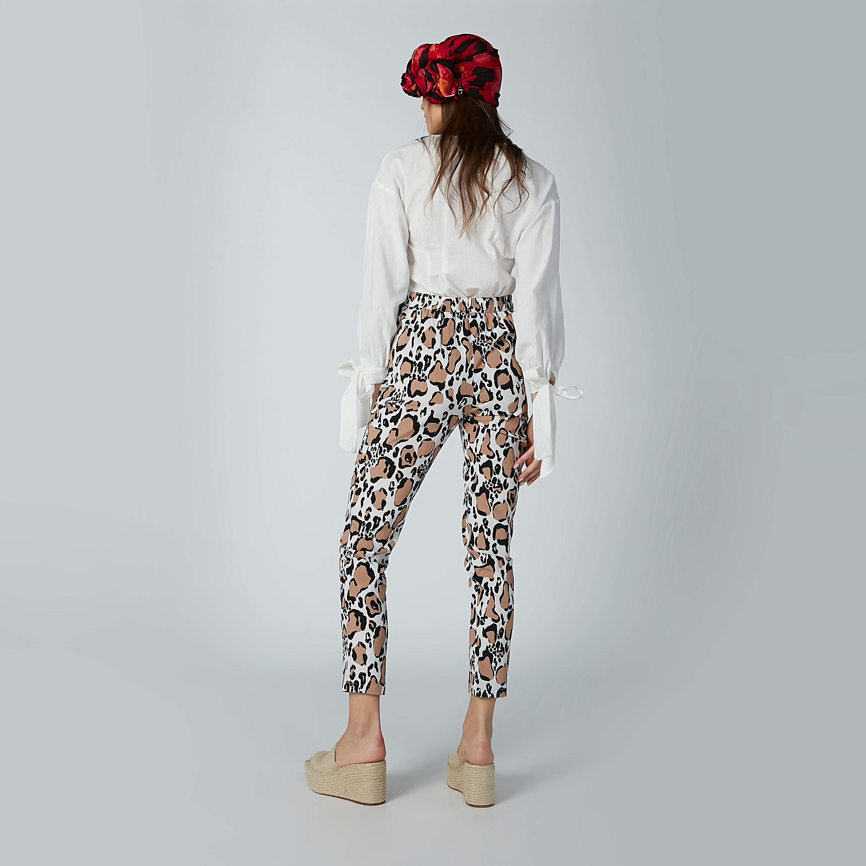 بنطال بخصر مرن وجيوب وطبعات حيوانات-women-clothing-bottoms-trousers-image-4