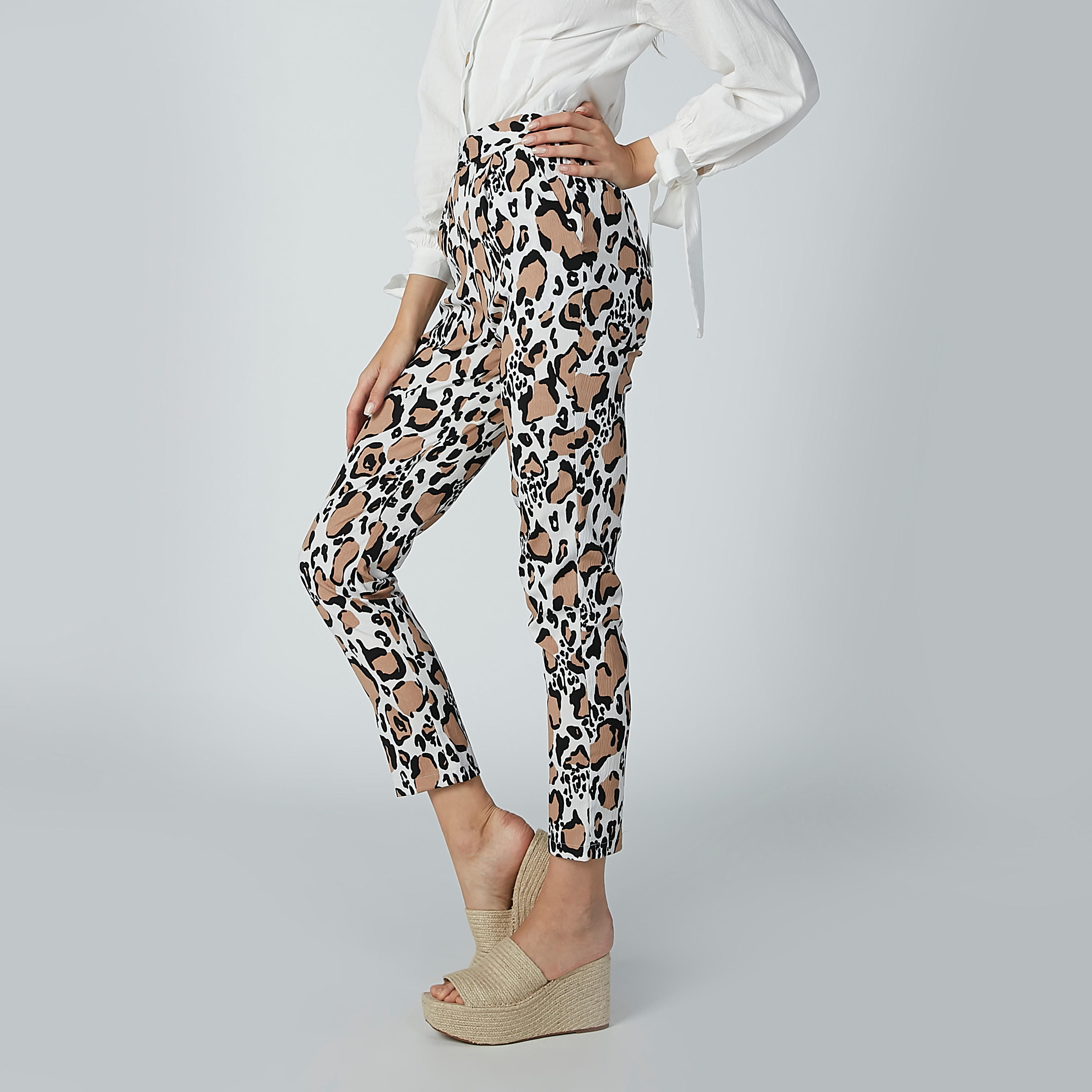 بنطال بخصر مرن وجيوب وطبعات حيوانات-women-clothing-bottoms-trousers-image-5