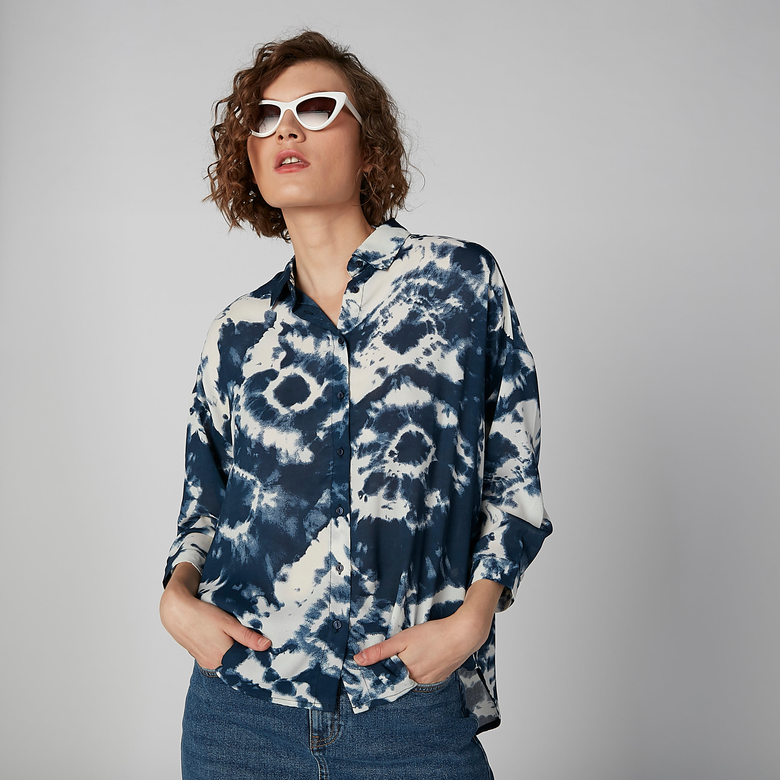قميص بأكمام طويلة وياقة عادية وطبعات-women-clothing-shirtsandblouses-shirts-image-1