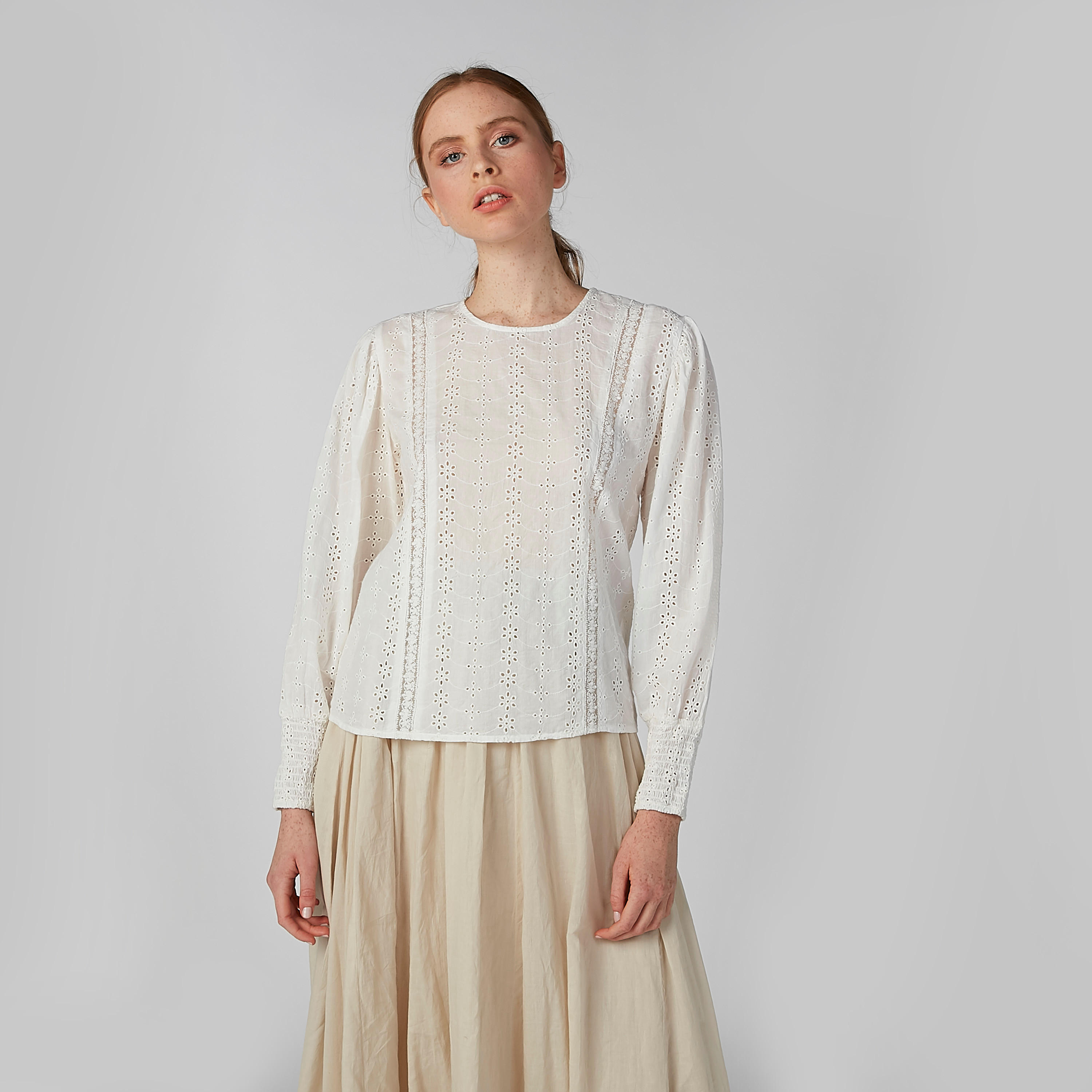 بلوزة شيفلي بياقة مستديرة وأكمام طويلة-women-clothing-shirtsandblouses-blouses-image-1