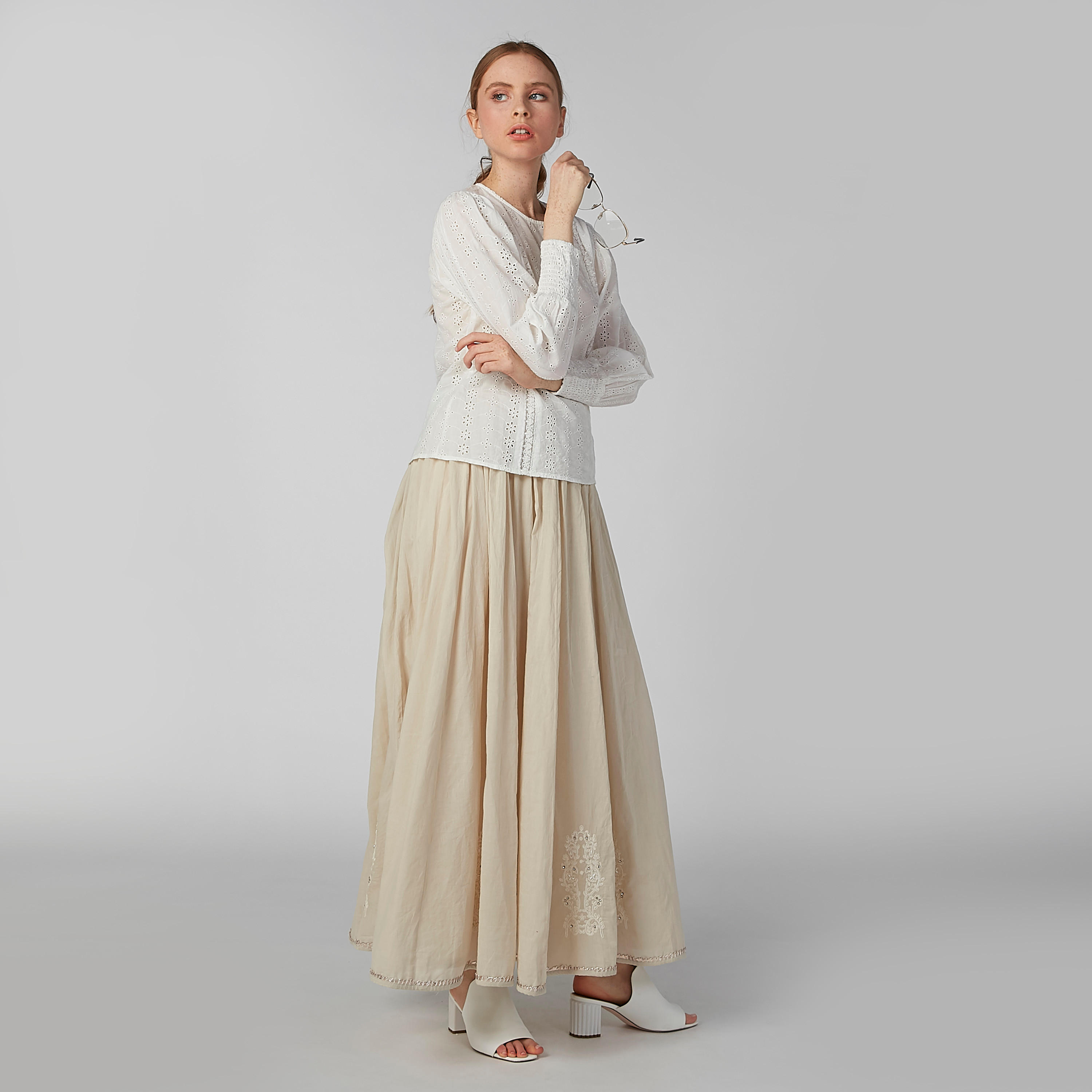 بلوزة شيفلي بياقة مستديرة وأكمام طويلة-women-clothing-shirtsandblouses-blouses-image-3