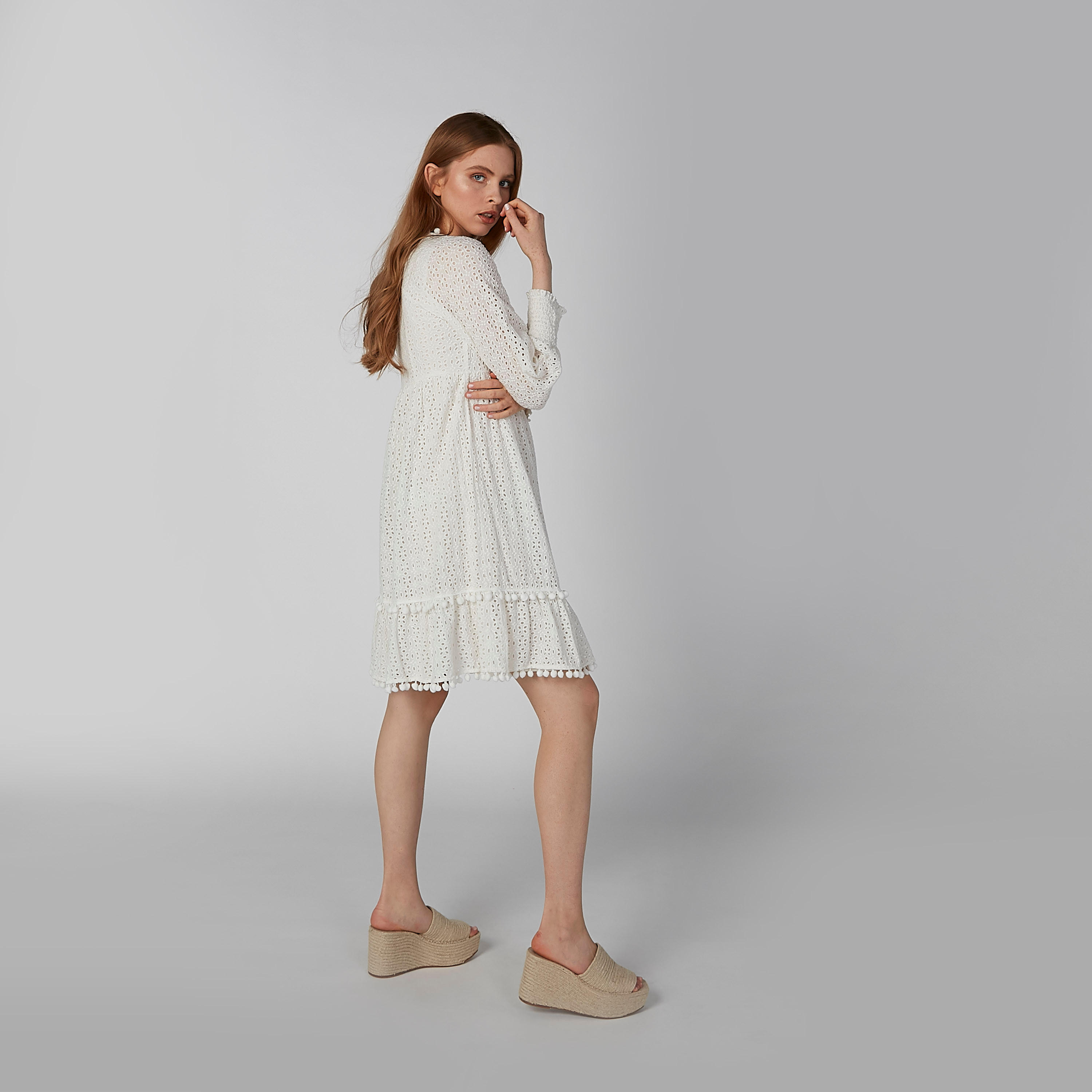 فستان متوسط الطول بارز الملمس بأكمام طويلة وياقة V-women-clothing-dresses-image-4