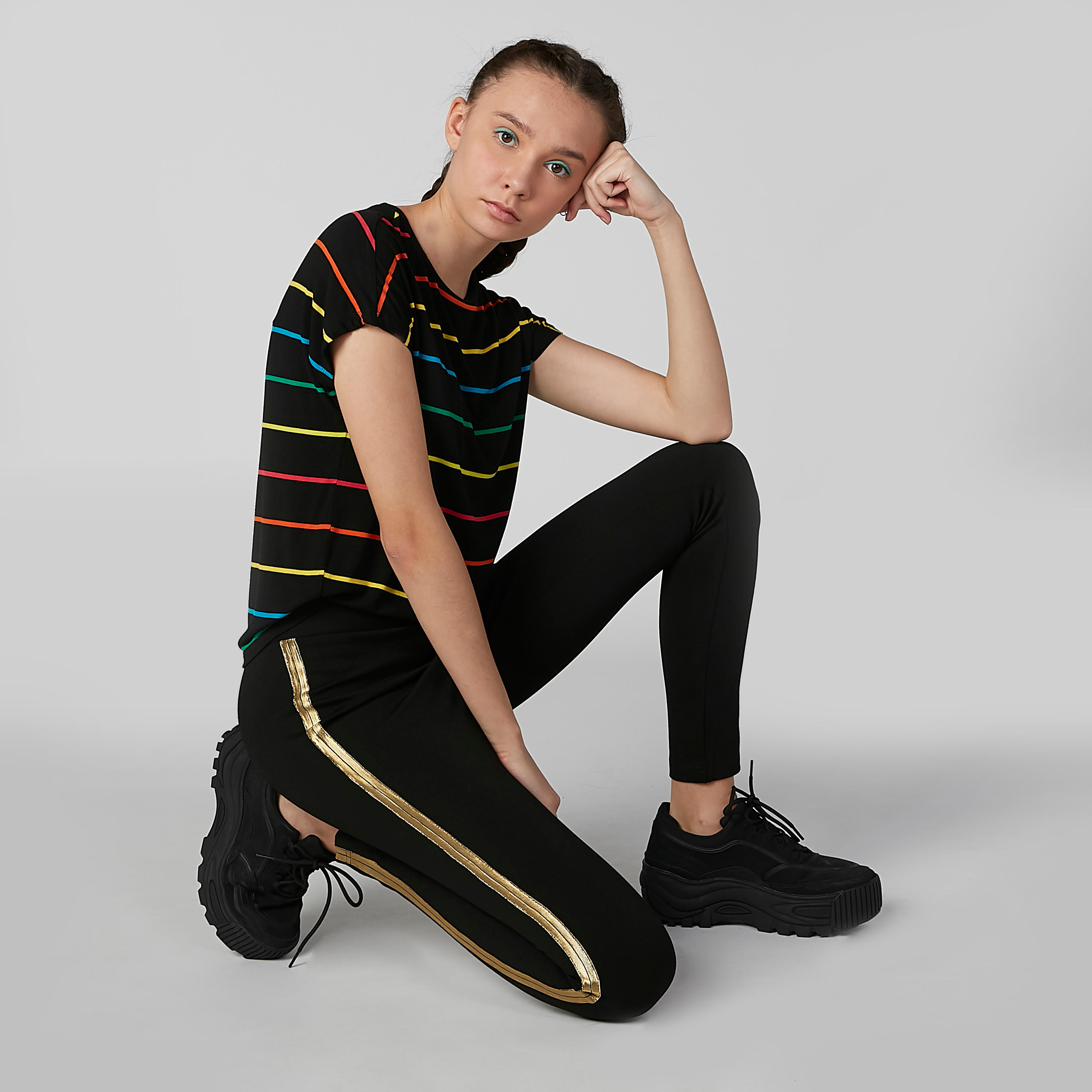 بنطال بخصر مطّاطي وشريطة جانبية-women-clothing-bottoms-trousers-image-1