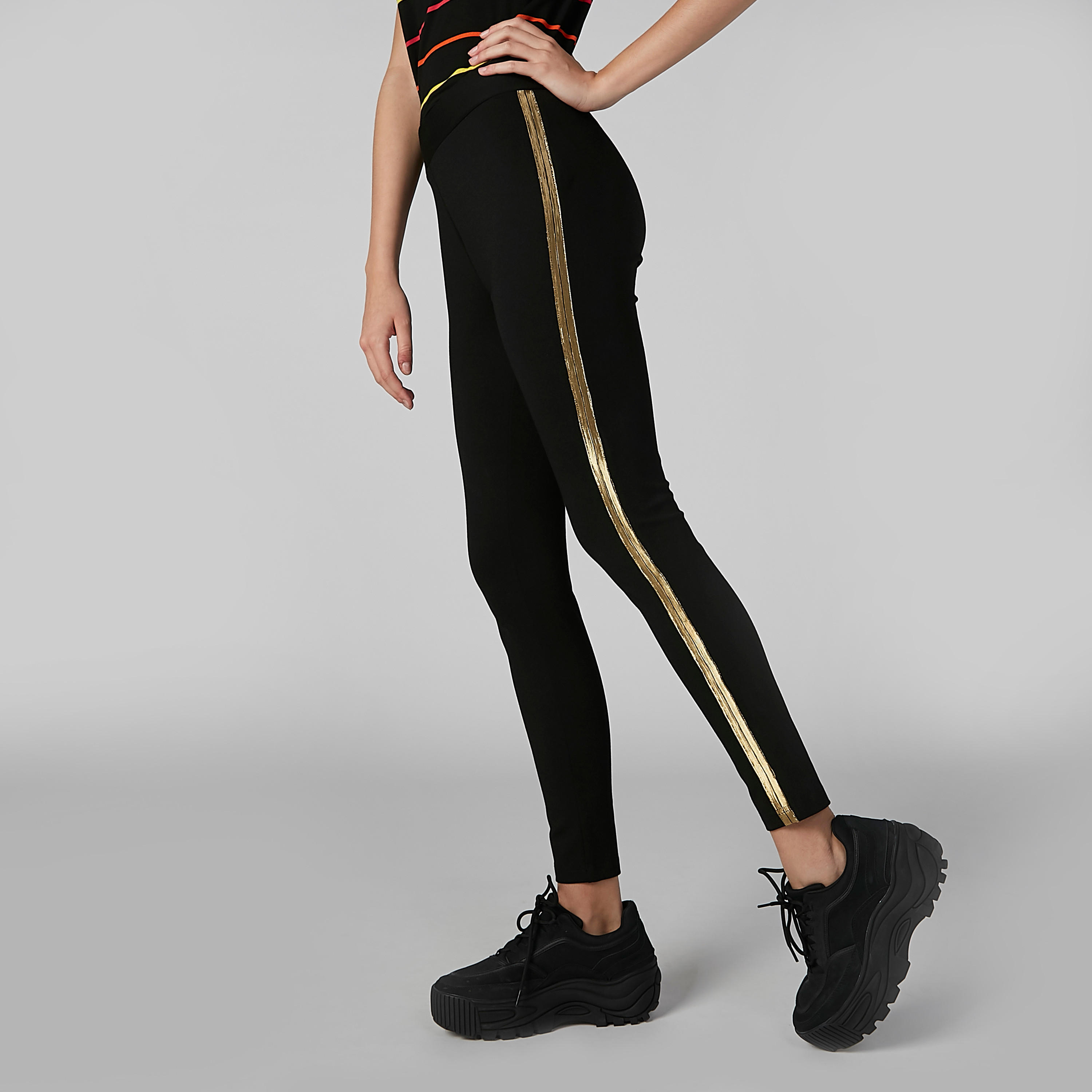 بنطال بخصر مطّاطي وشريطة جانبية-women-clothing-bottoms-trousers-image-2