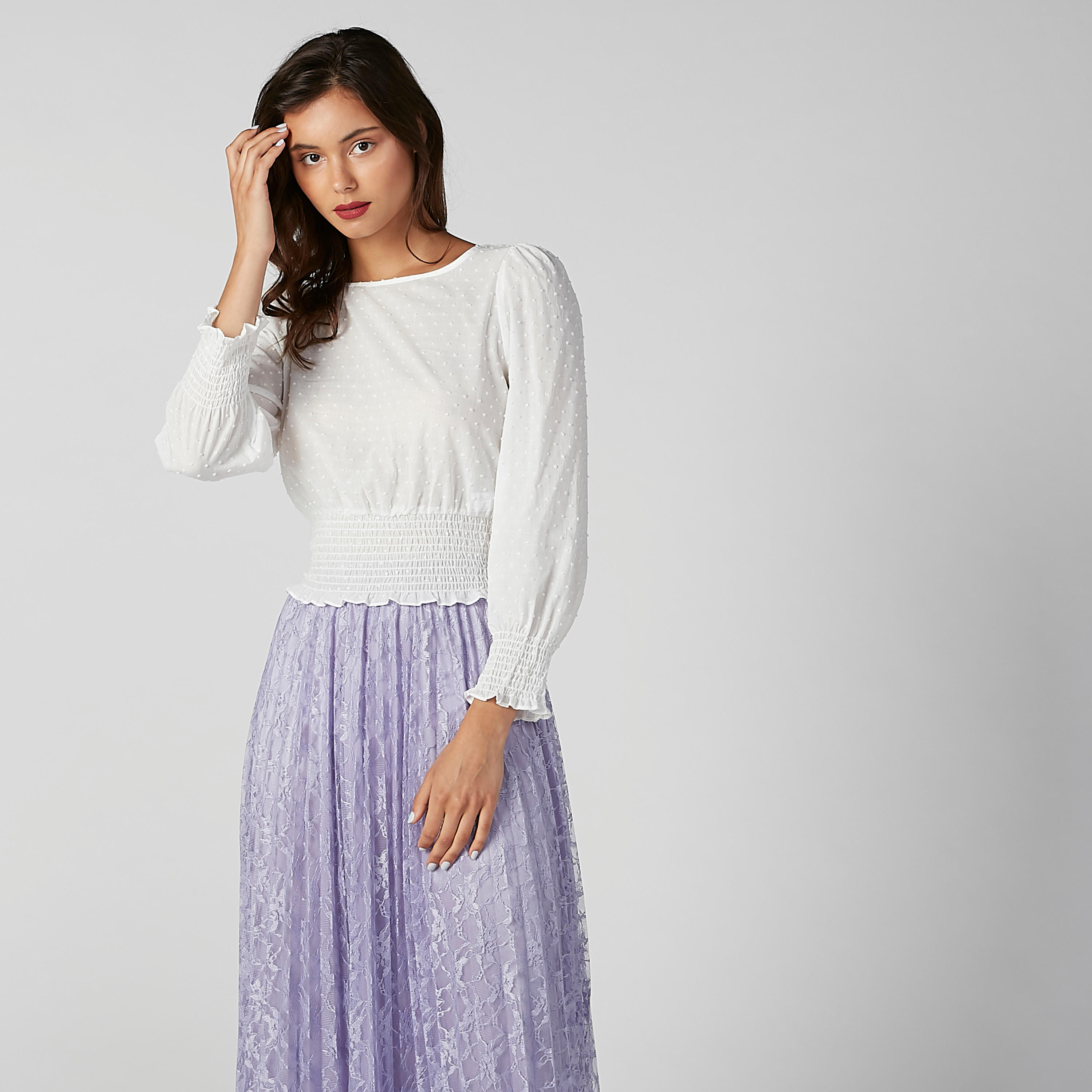 بلوزة بارزة الملمس بحوّاف كشكش مطّاطية-women-clothing-shirtsandblouses-blouses-image-1