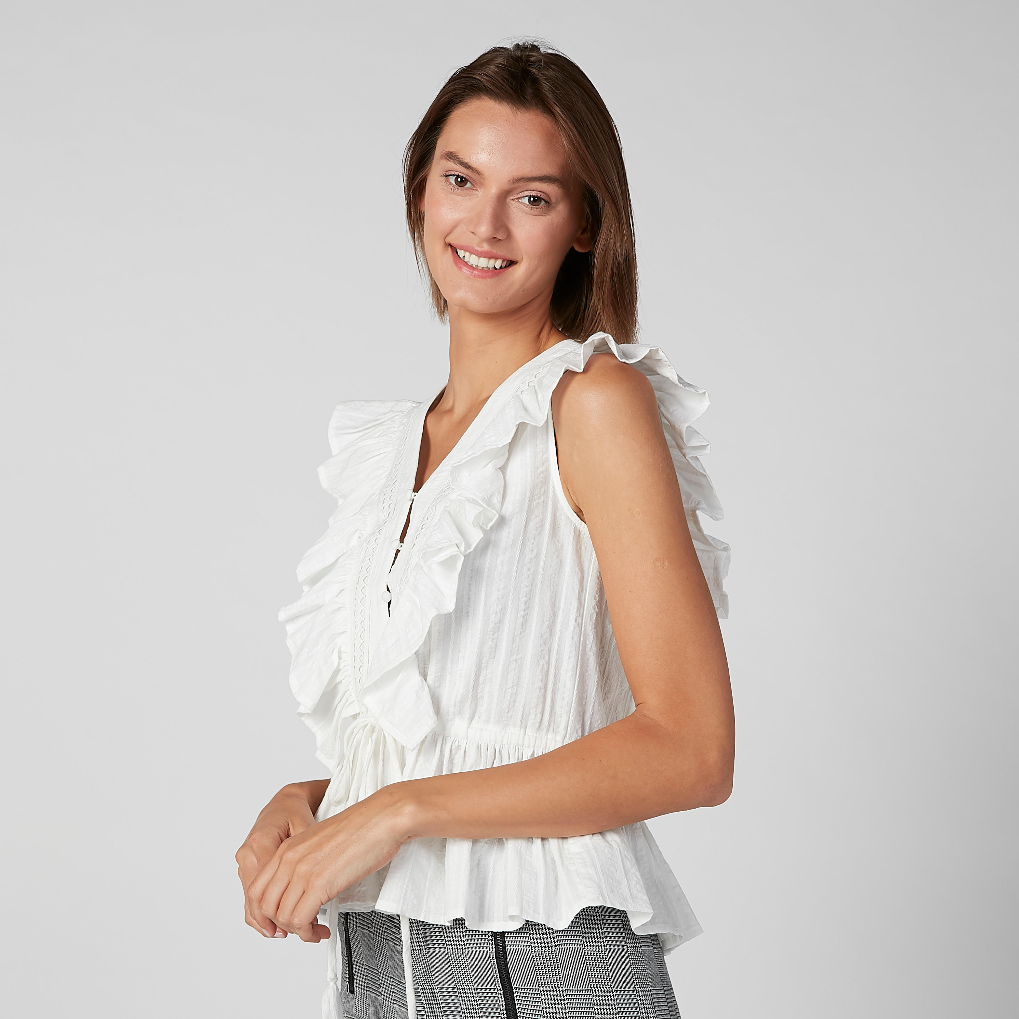 بلوزة بارزة الملمس بتفاصيل كشكش وأربطة-women-clothing-shirtsandblouses-blouses-image-3