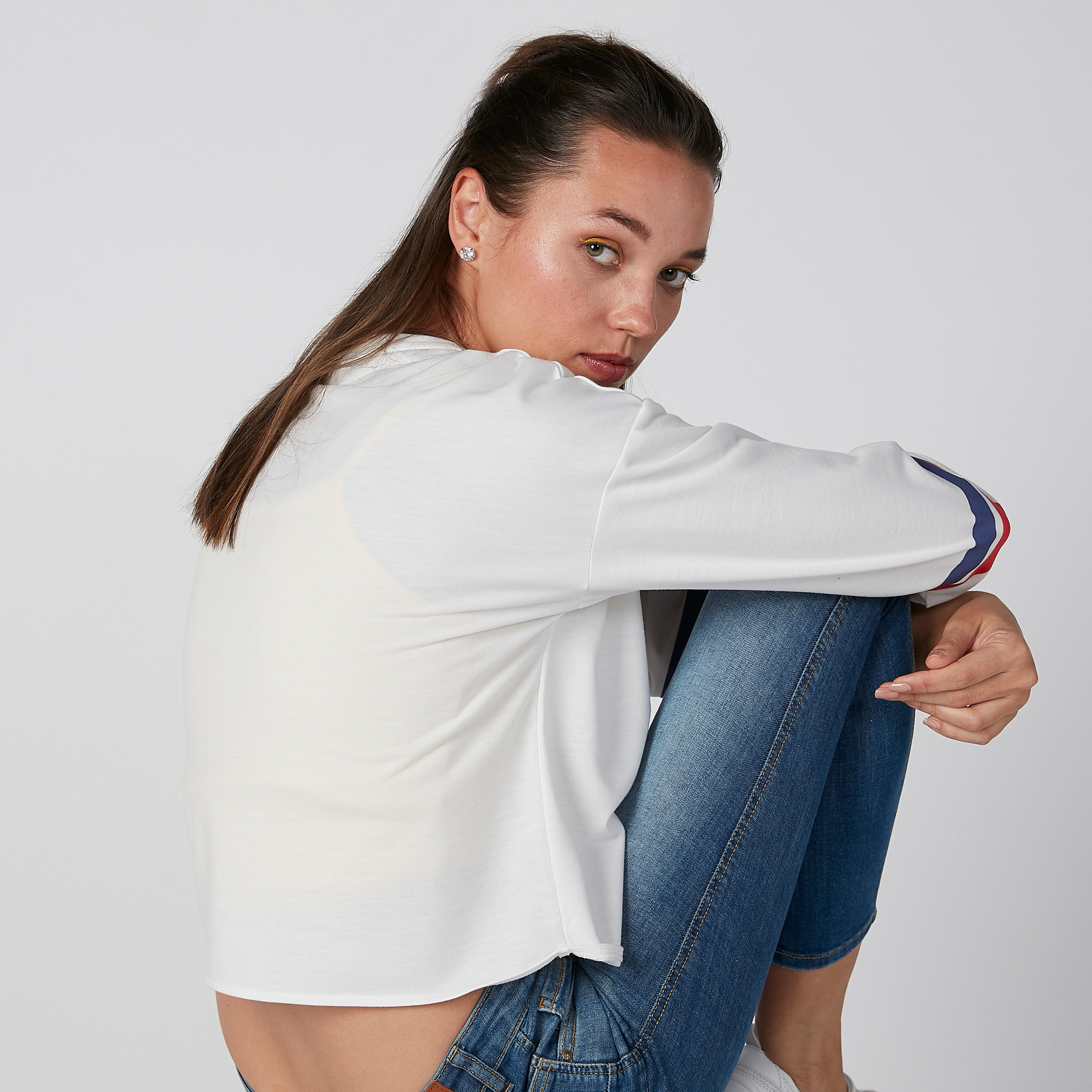 سويت شيرت بياقة مستديرة وأكتاف منسدلة وطبعات-women-winterwear-hoodiesandsweatshirts-sweatshirts-image-2