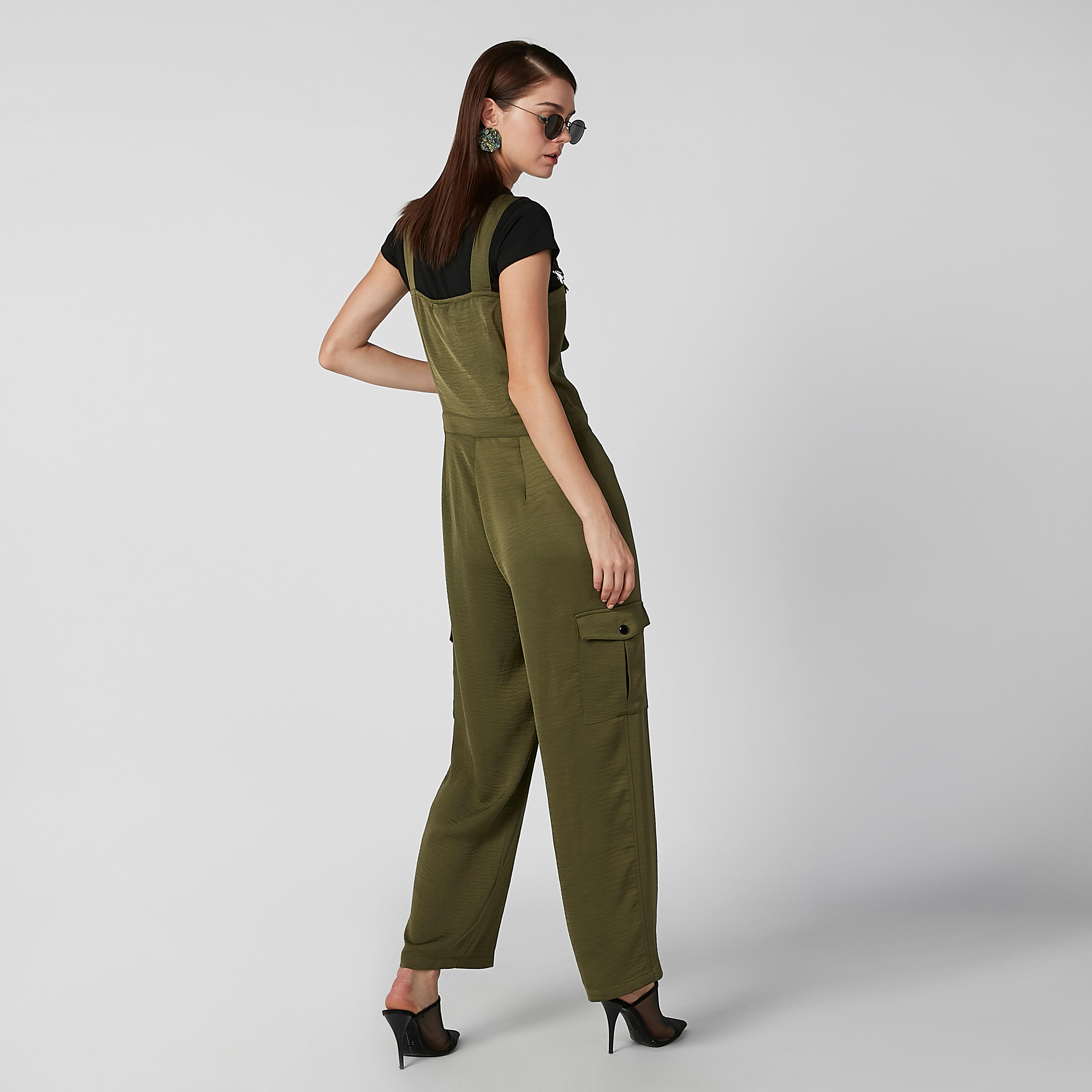 أفرول سادة بجيوب وحمّالات قابلة للتعديل-women-clothing-jumpsuits-image-4