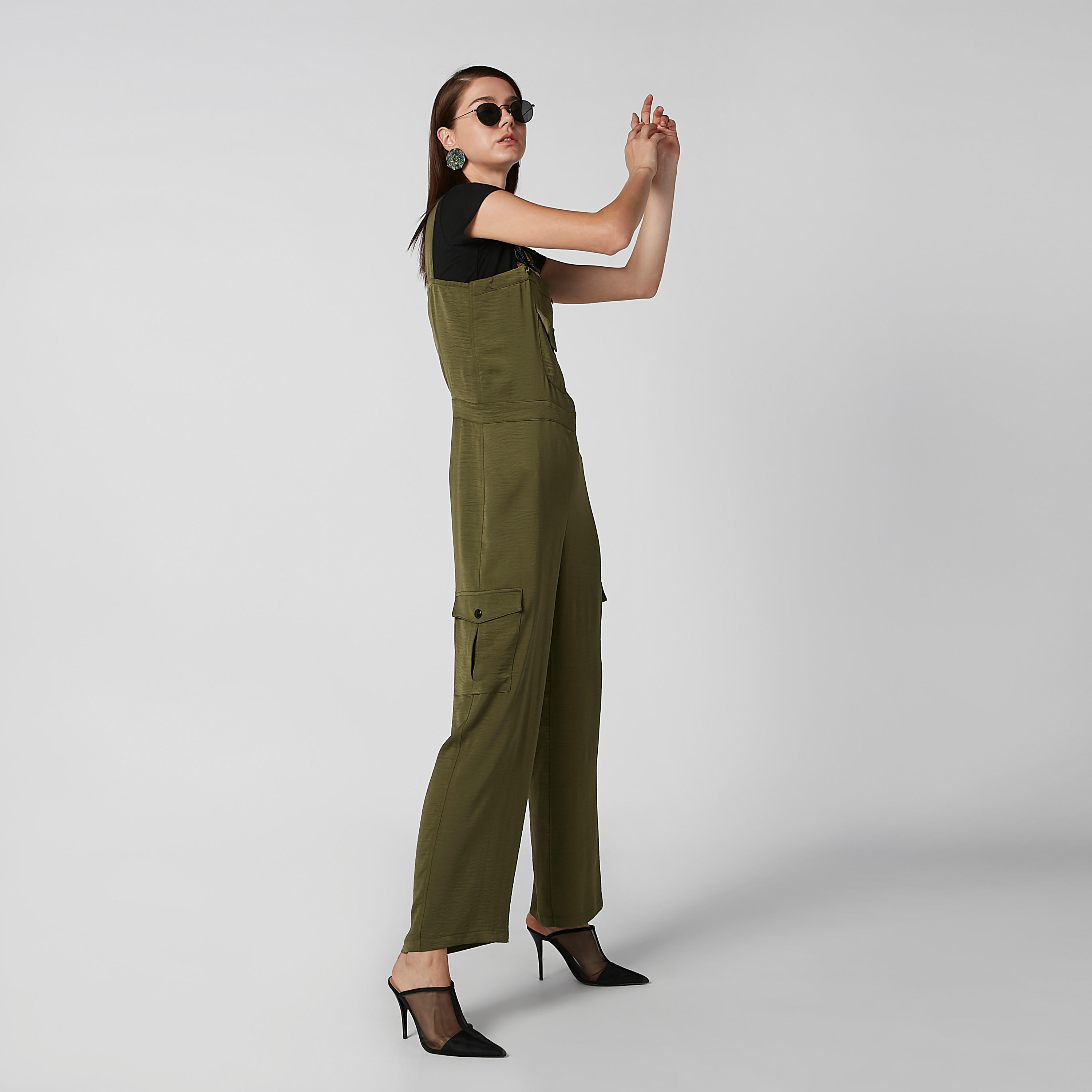 أفرول سادة بجيوب وحمّالات قابلة للتعديل-women-clothing-jumpsuits-image-6