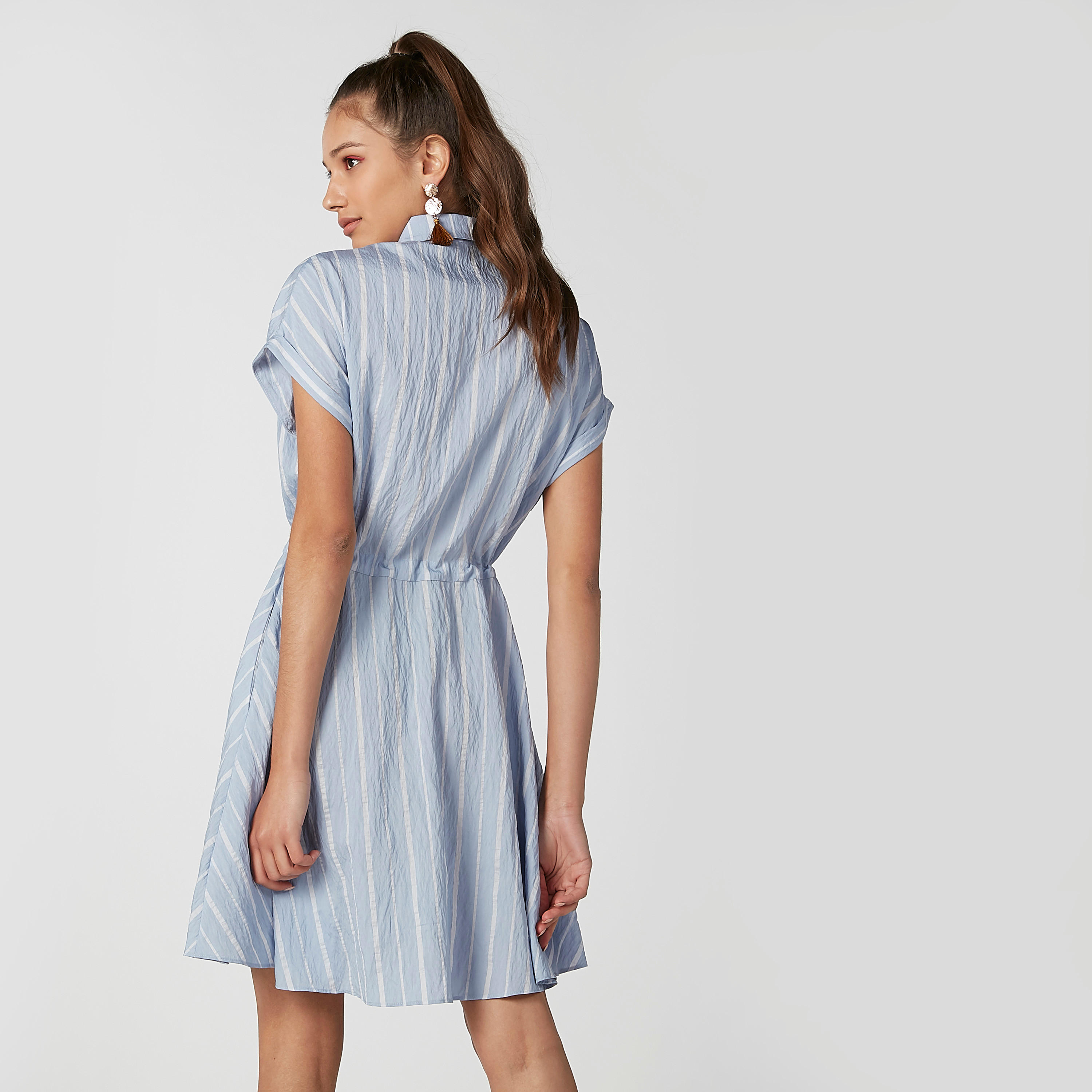 فستان قميص ميدي مقلم إيه لاين بأكمام كاب متصلة وجيوب-women-clothing-dresses-image-4