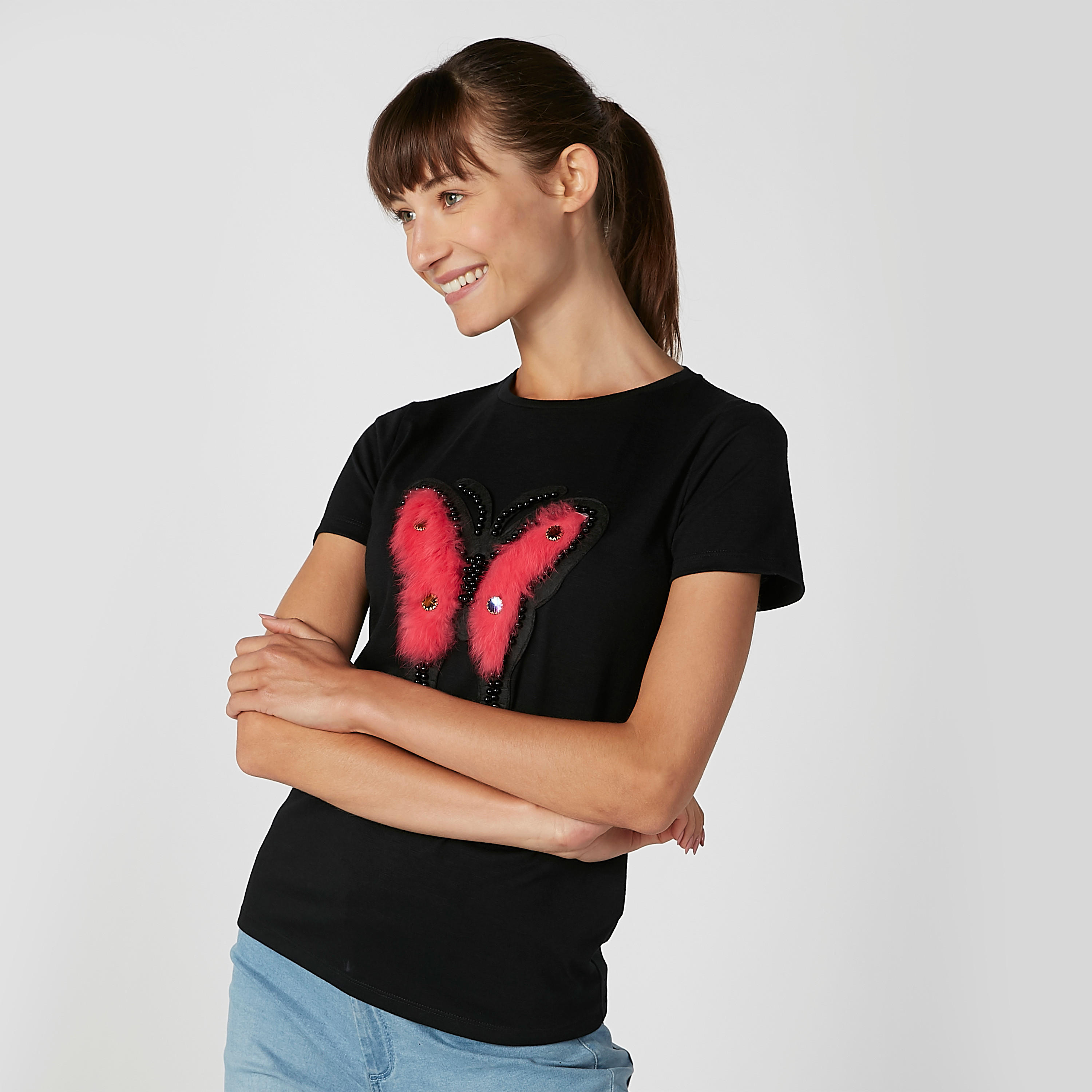 تيشيرت بياقة ضيّقة وأكمام قصيرة وتزيينات-women-clothing-tshirts-image-2