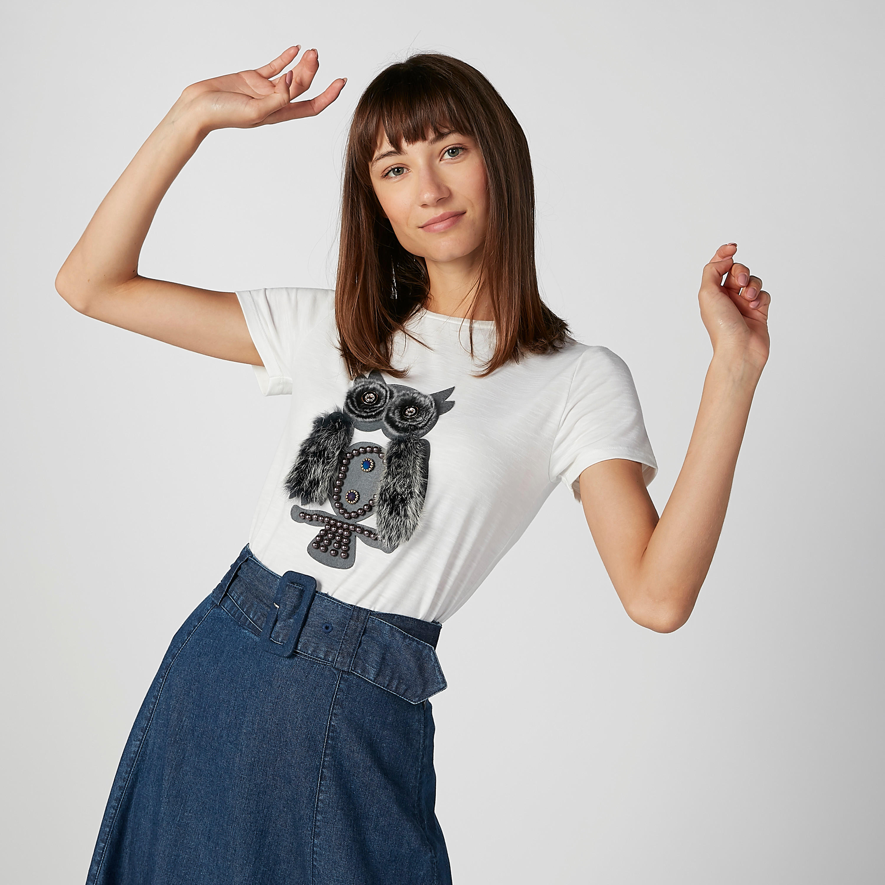 تيشيرت بياقة ضيّقة وأكمام قصيرة وتزيينات-women-clothing-tshirts-image-1