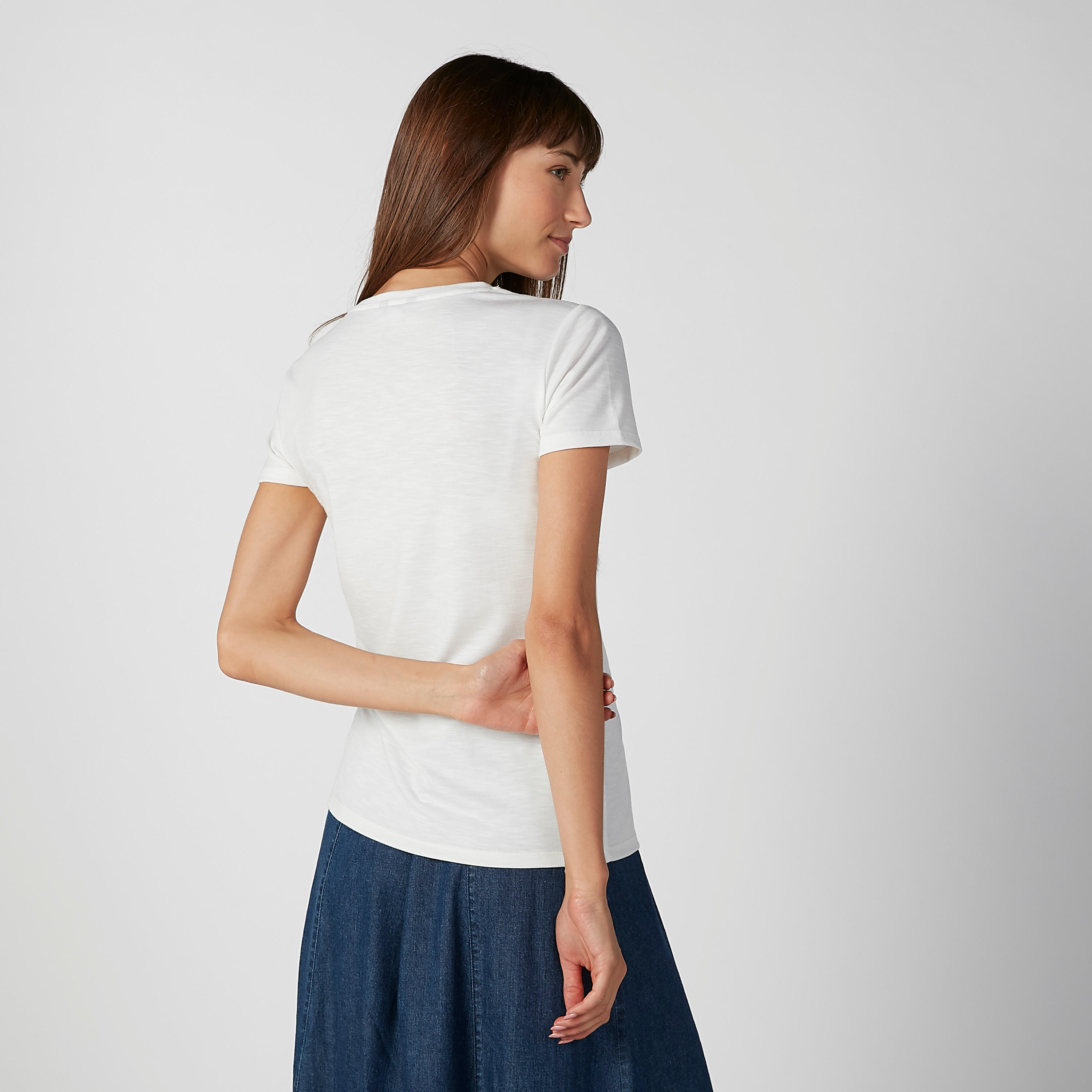 تيشيرت بياقة ضيّقة وأكمام قصيرة وتزيينات-women-clothing-tshirts-image-3
