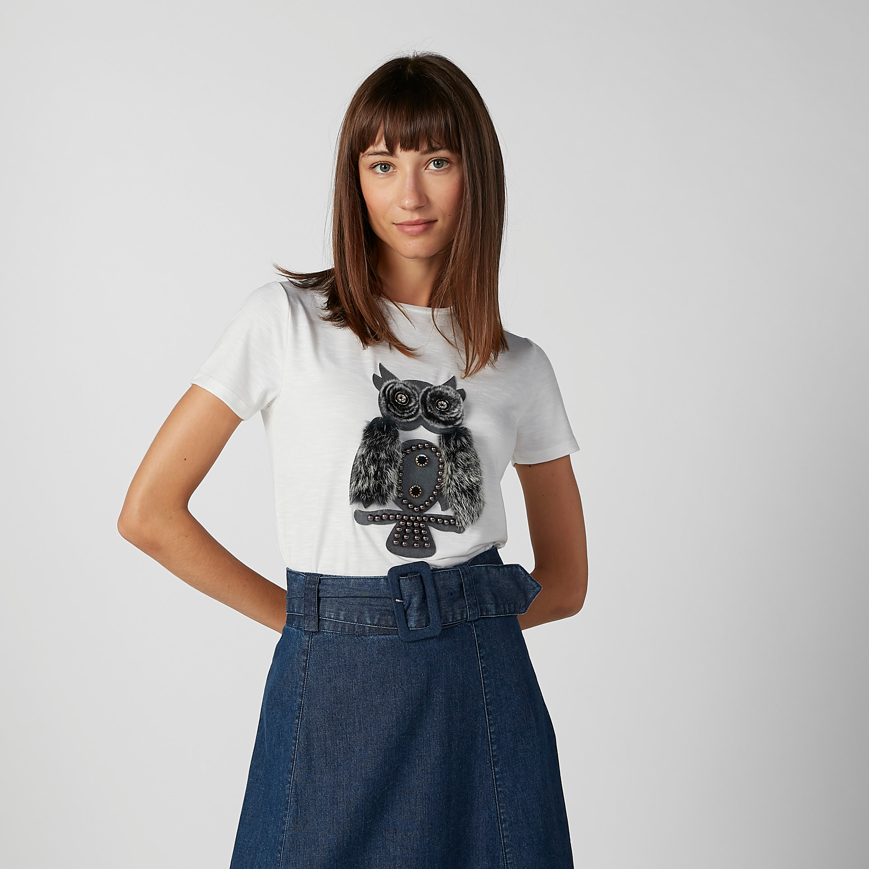 تيشيرت بياقة ضيّقة وأكمام قصيرة وتزيينات-women-clothing-tshirts-image-4