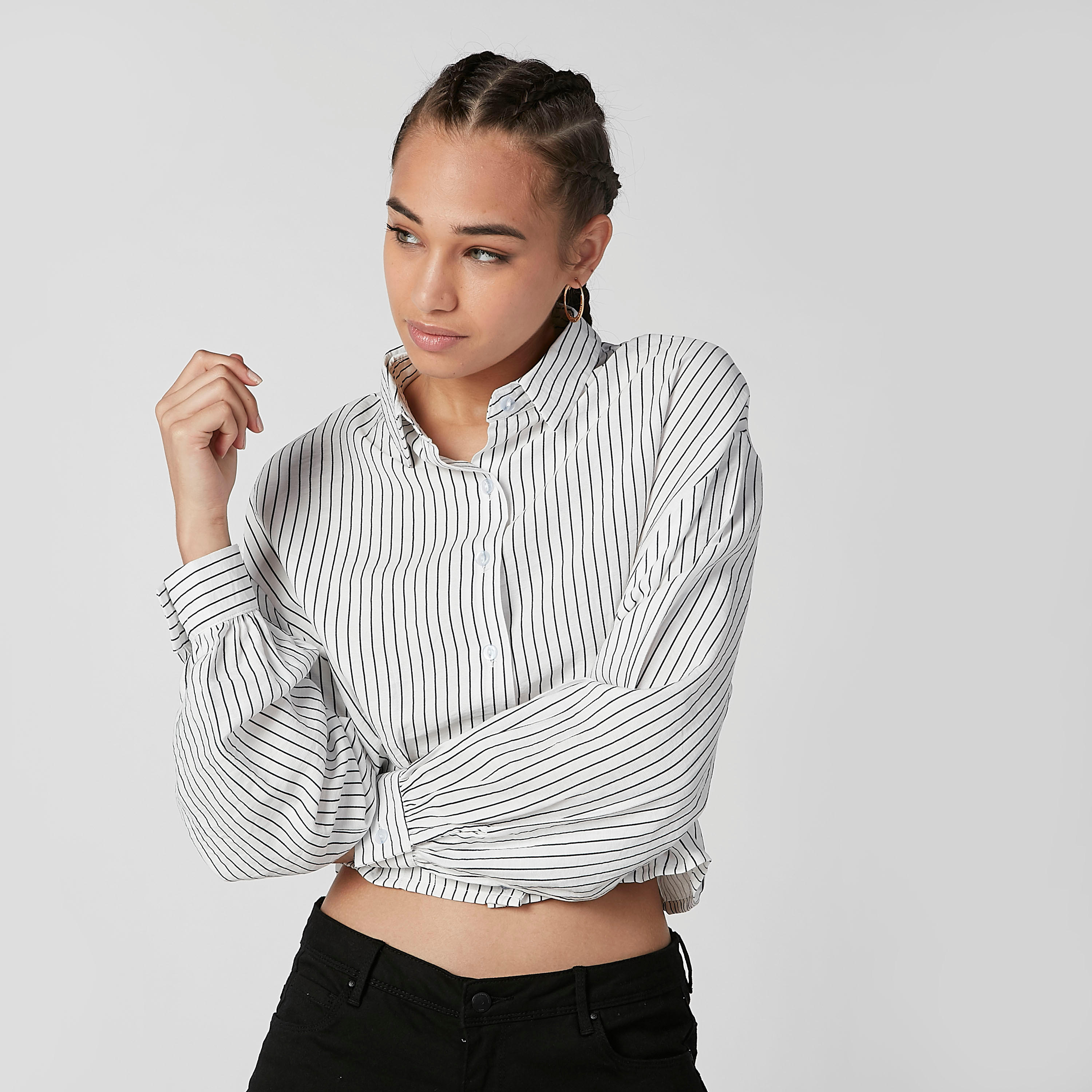 قميص قصير مخطط بياقة عاديّة وأكتاف منسدلة-women-clothing-shirtsandblouses-shirts-image-1