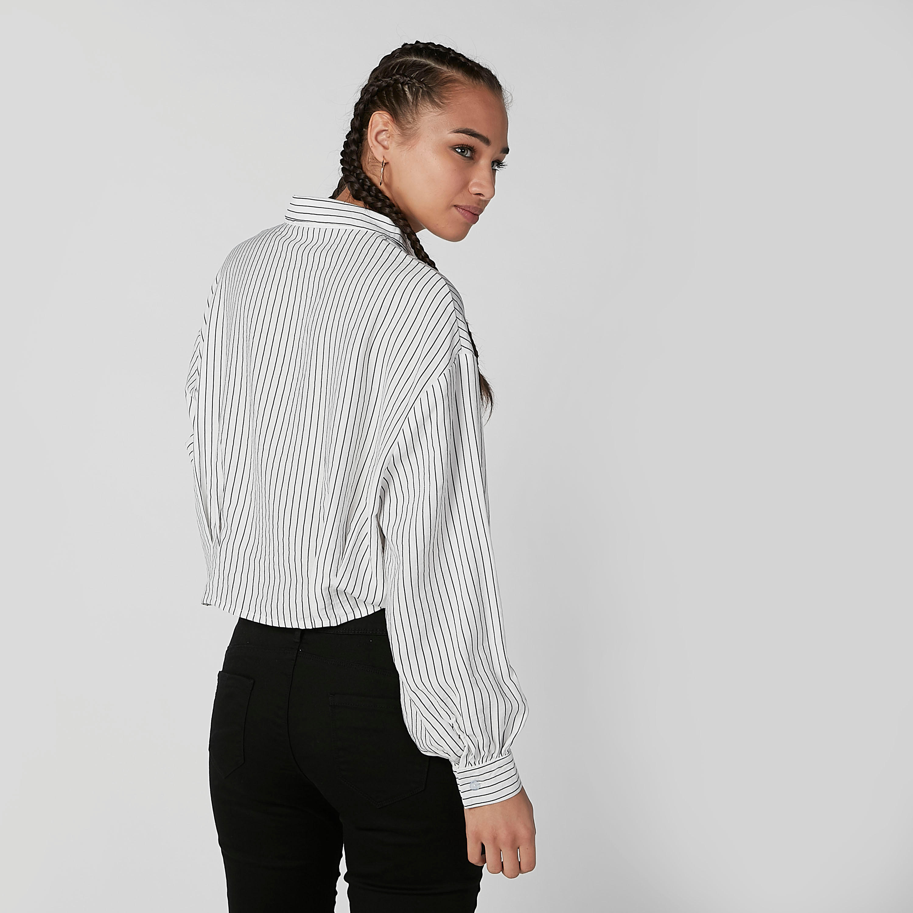 قميص قصير مخطط بياقة عاديّة وأكتاف منسدلة-women-clothing-shirtsandblouses-shirts-image-4