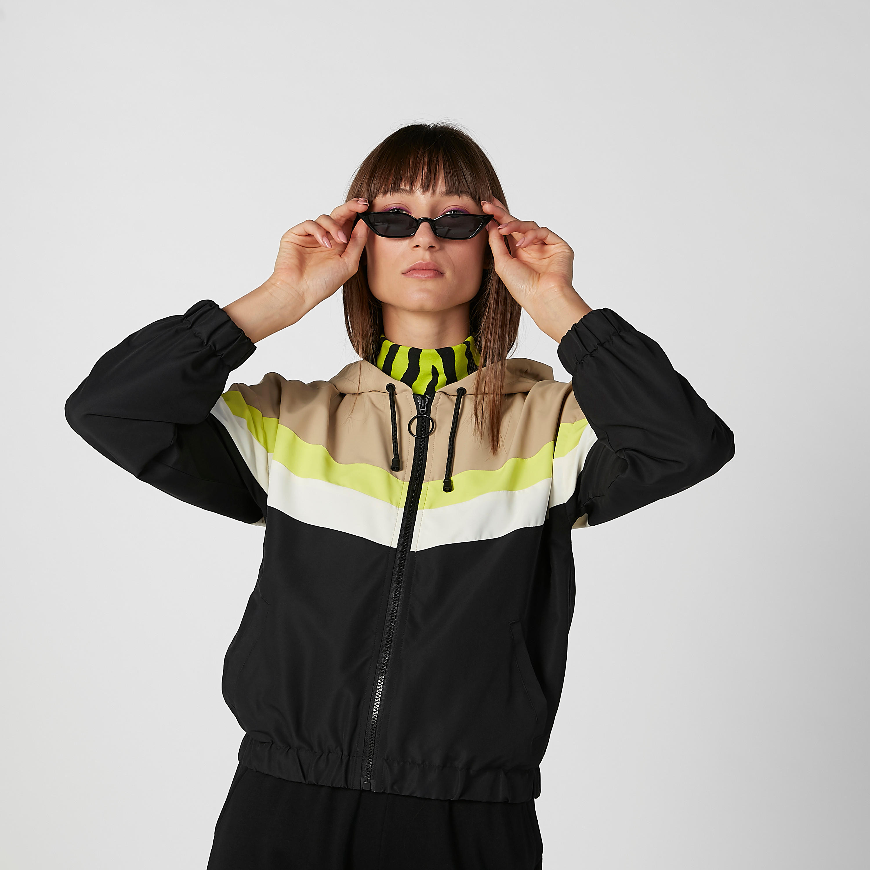 جاكيت بومبر مقلّم بقبعة وأكمام طويلة-women-winterwear-coatsandjackets-jackets-image-1