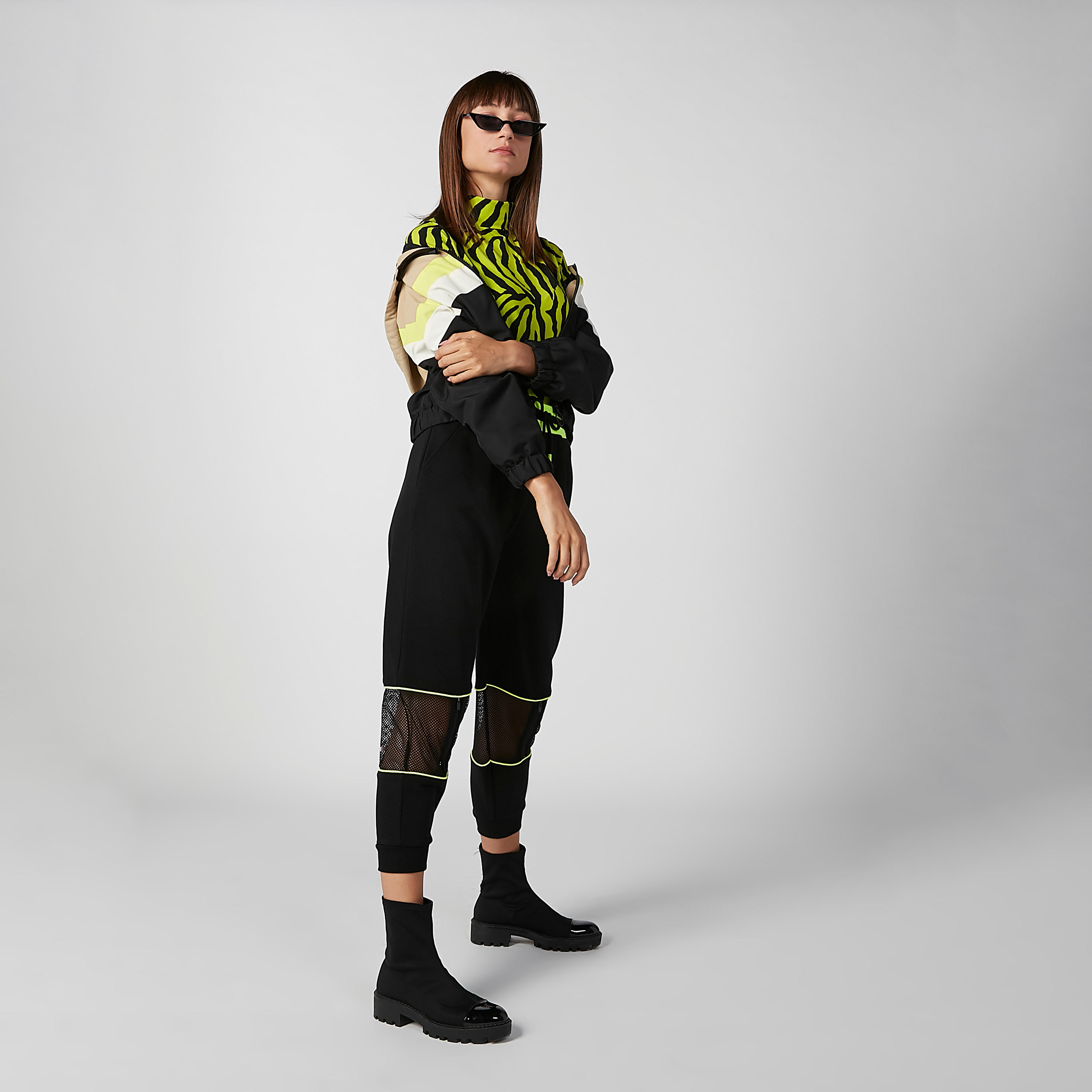 جاكيت بومبر مقلّم بقبعة وأكمام طويلة-women-winterwear-coatsandjackets-jackets-image-2