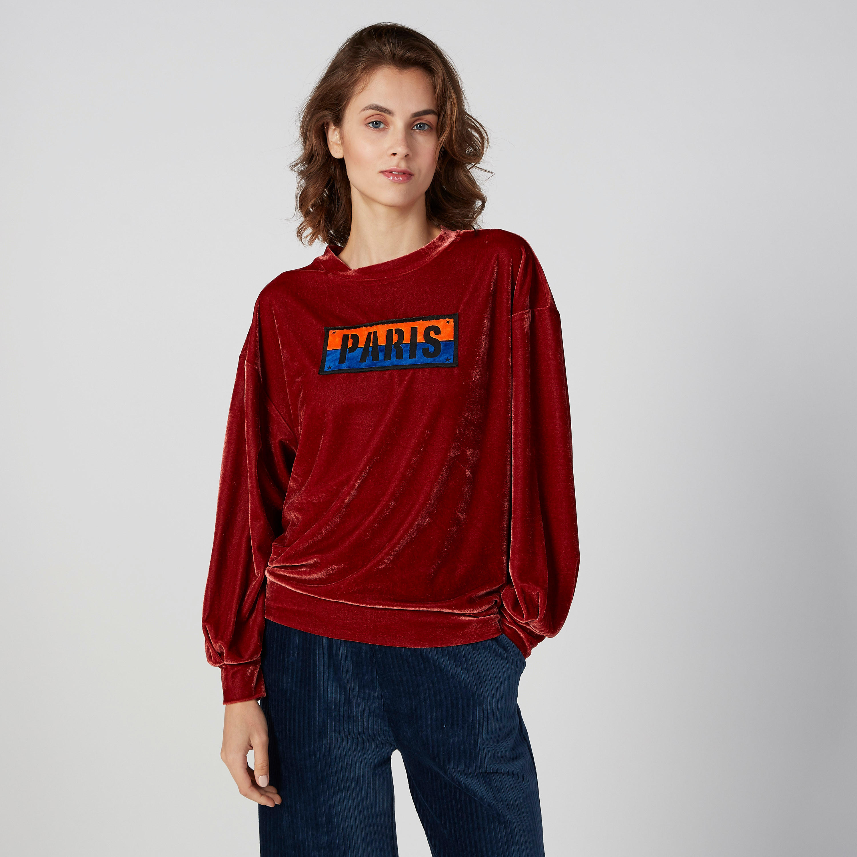 سويت شيرت بطبعات مع ياقة مستديرة وأكمام طويلة-women-winterwear-hoodiesandsweatshirts-sweatshirts-image-1