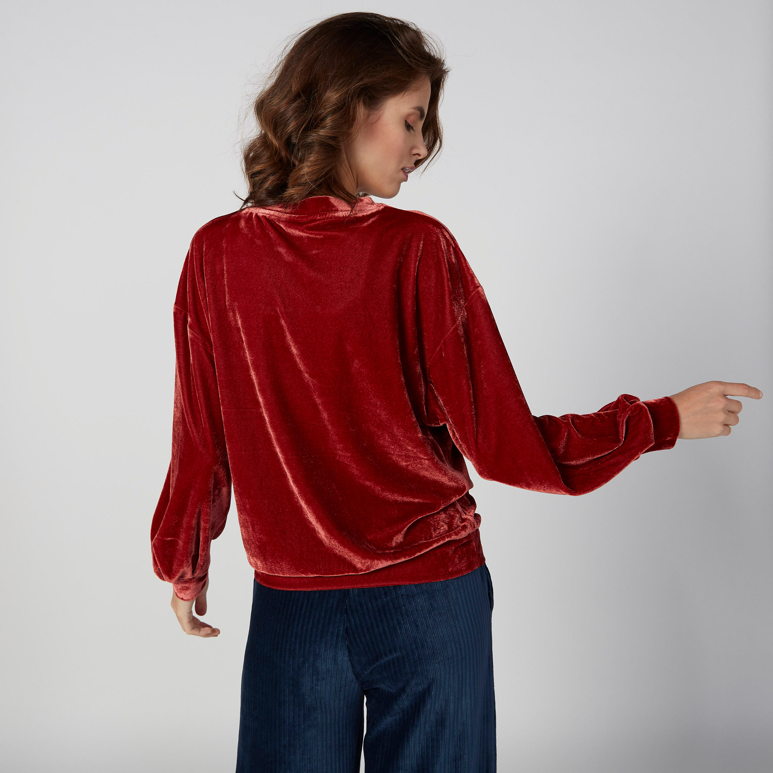 سويت شيرت بطبعات مع ياقة مستديرة وأكمام طويلة-women-winterwear-hoodiesandsweatshirts-sweatshirts-image-2