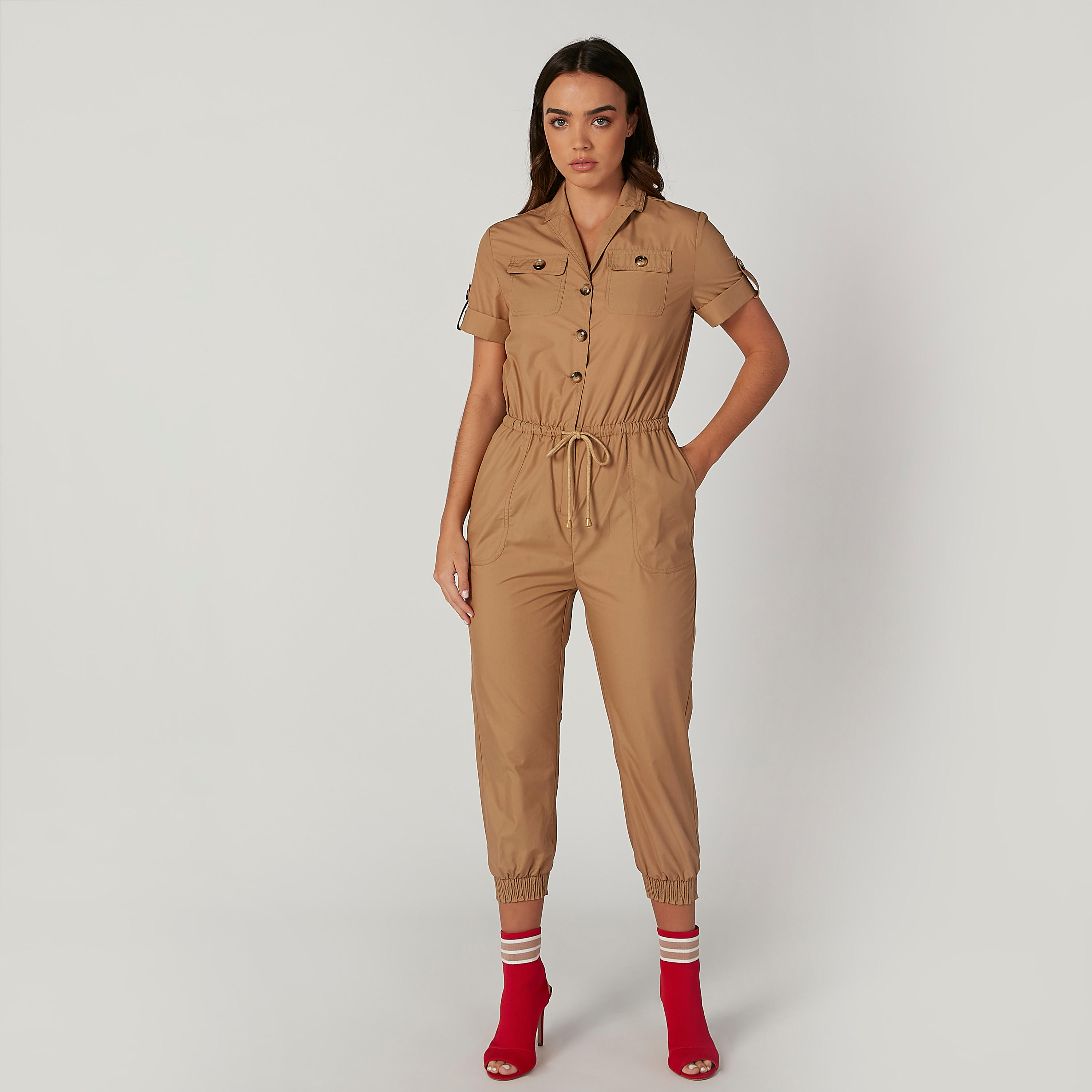 جمبسوت سادة بأكمام قصيرة وجيوب-women-clothing-jumpsuits-image-1
